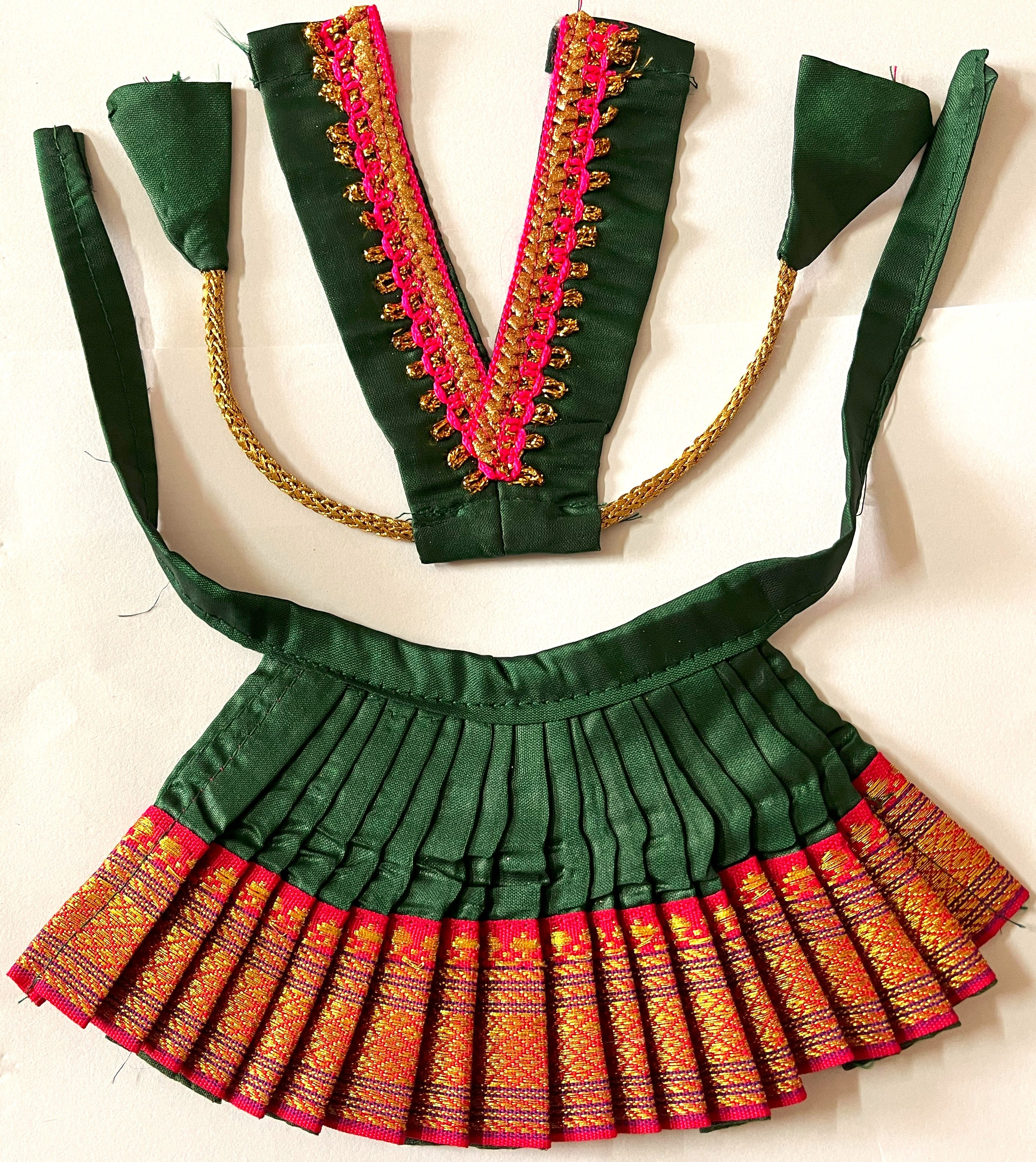 Deity half saree / lehenga patka made of Cut Fabric Soft Silk (Not Pure Silk) - Dark green Lehenga with pink  running jari border and pink zari butta dupatta with green zari border 3