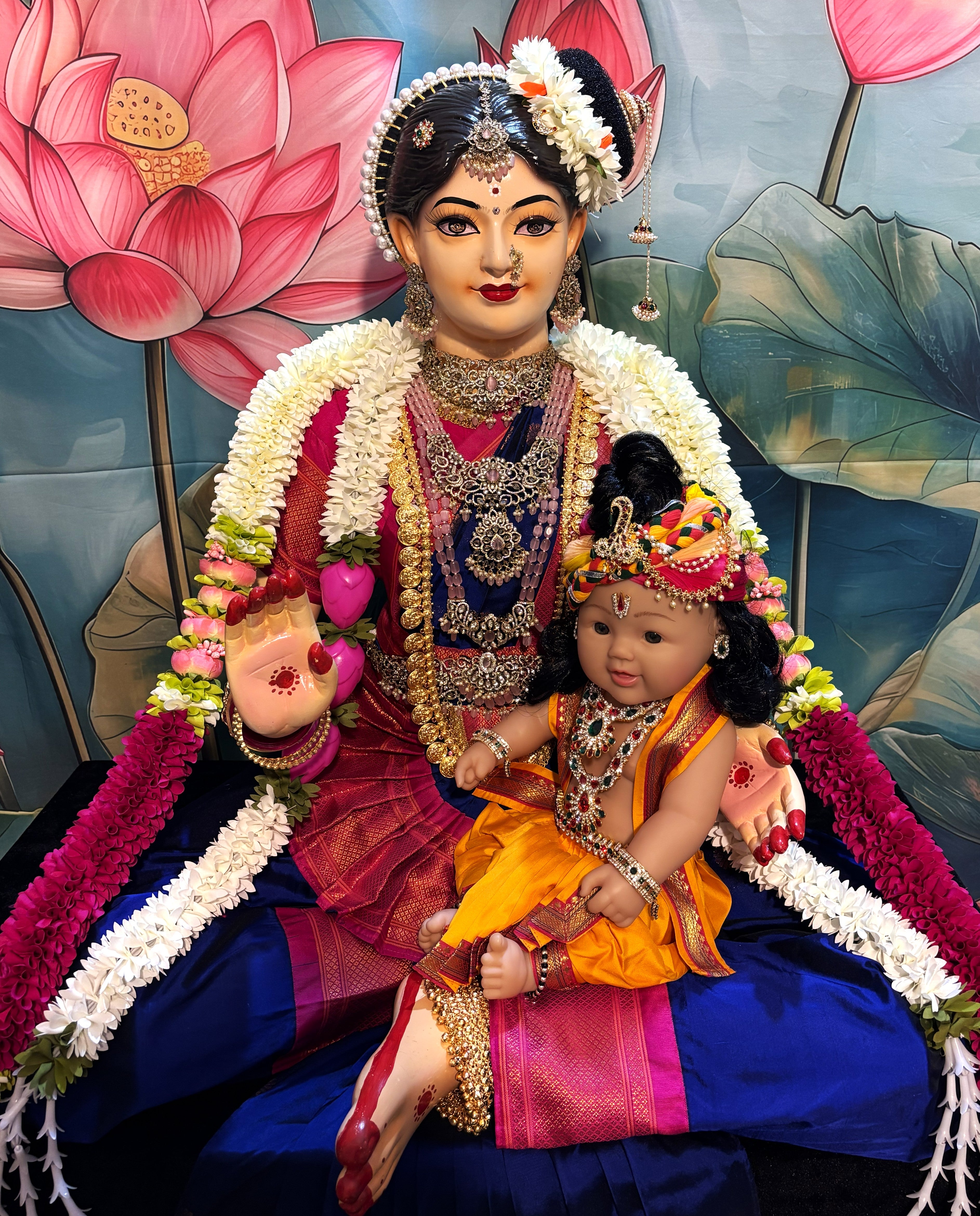 Premium Santhana Lakshmi Fiber Body with Adorned Baby Krishna, Semi Kanjivaram Silk Saree, Victorian Stones Jewellery & Andal Kondai | Fully Dismantlable Goddess Idol for Varamahalakshmi & Navaratri 2