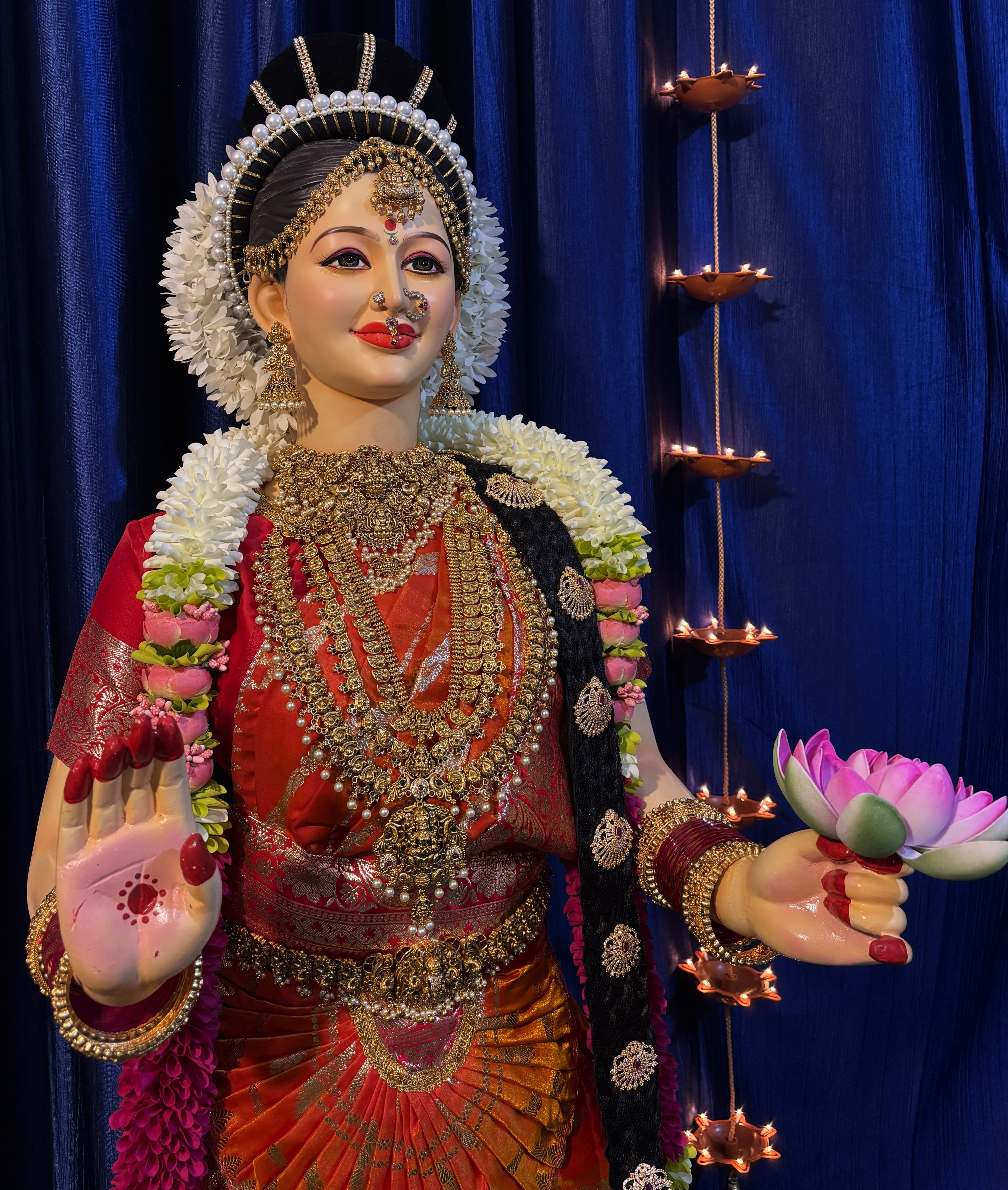 Premium Varamahalakshmi Fiber Body with Banaras Kanjivaram Saree, Temple Jewellery, Stone Crown & Lotus Alankaram | Fully Dismantlable Goddess Idol for Varamahalakshmi & Navaratri 2