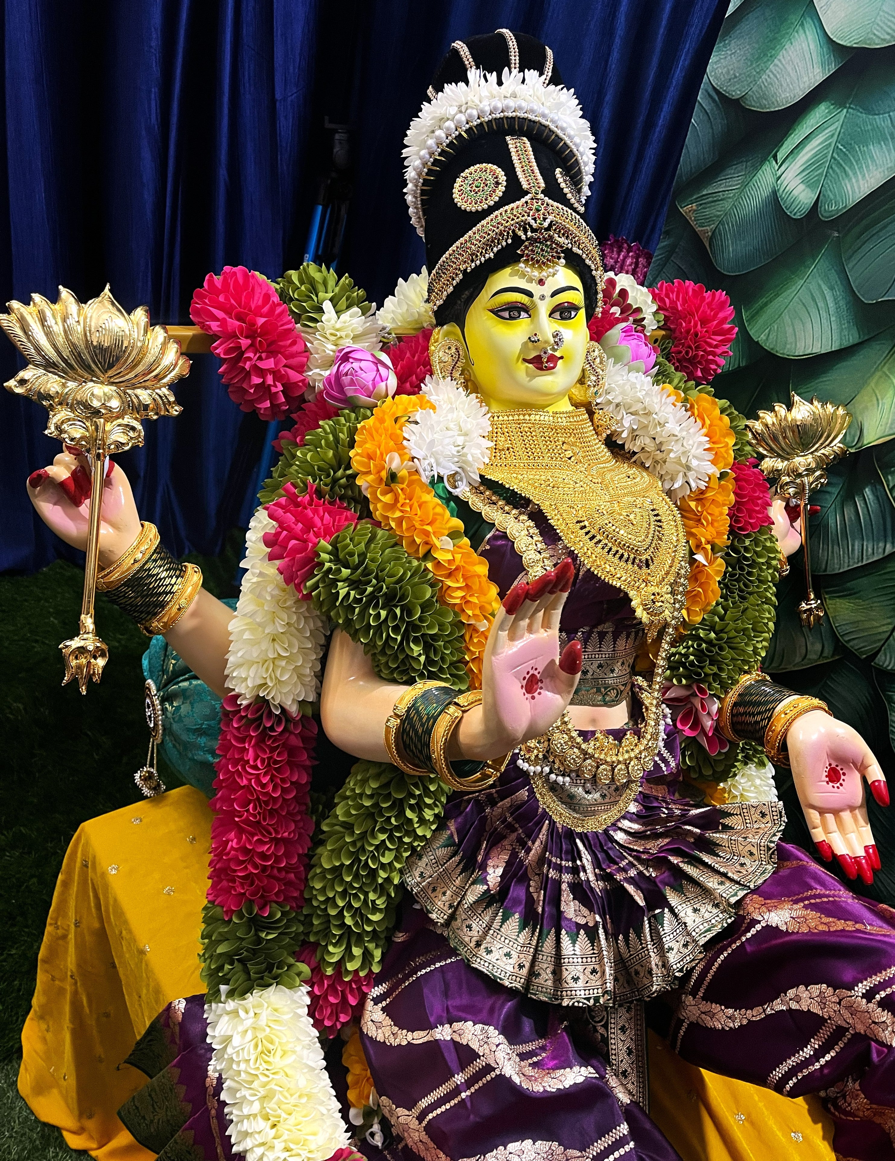 Premium Goddess Rajya Lakshmi (Varamahalakshmi) Temple Style Complete Alankaram Collection | Fully Dismantlable Goddess Idol for Varamahalakshmi & Navaratri 1
