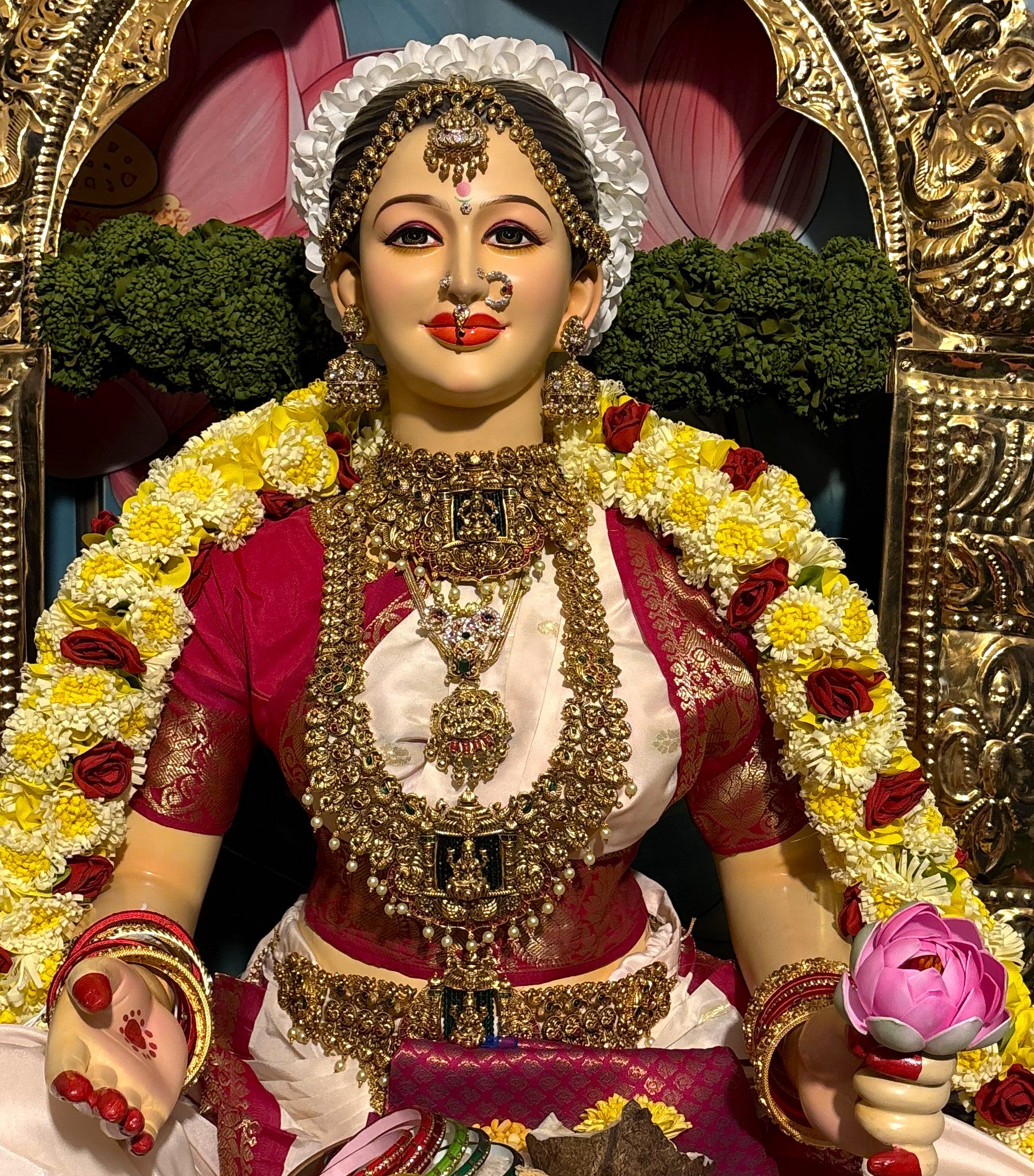 Premium Goddess SOWBHAGYA Lakshmi (Varamahalakshmi) Temple Style Complete Alankaram Collection | Fully Dismantlable Goddess Idol for Varamahalakshmi & Navaratri 2