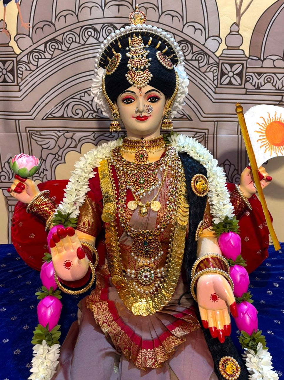 Premium Deity Adi Lakshmi (Varamahalakshmi) Temple Style Complete Alankaram Collection | Fully Dismantlable Goddess Idol for Varamahalakshmi & Navaratri 3