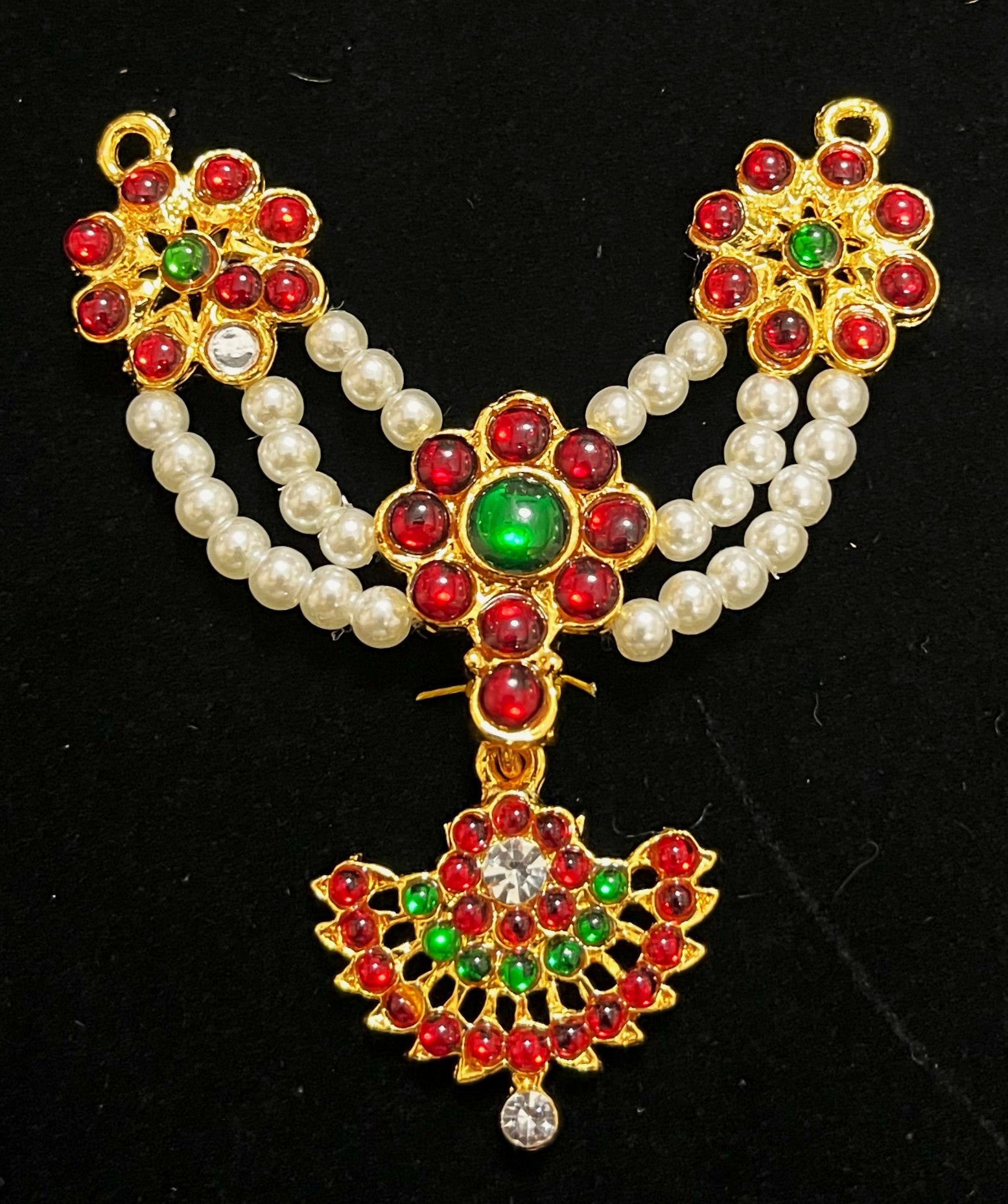 Deity short necklace / Choker - Pearls with read and green kemp stones on Gold plated metal alloy 1