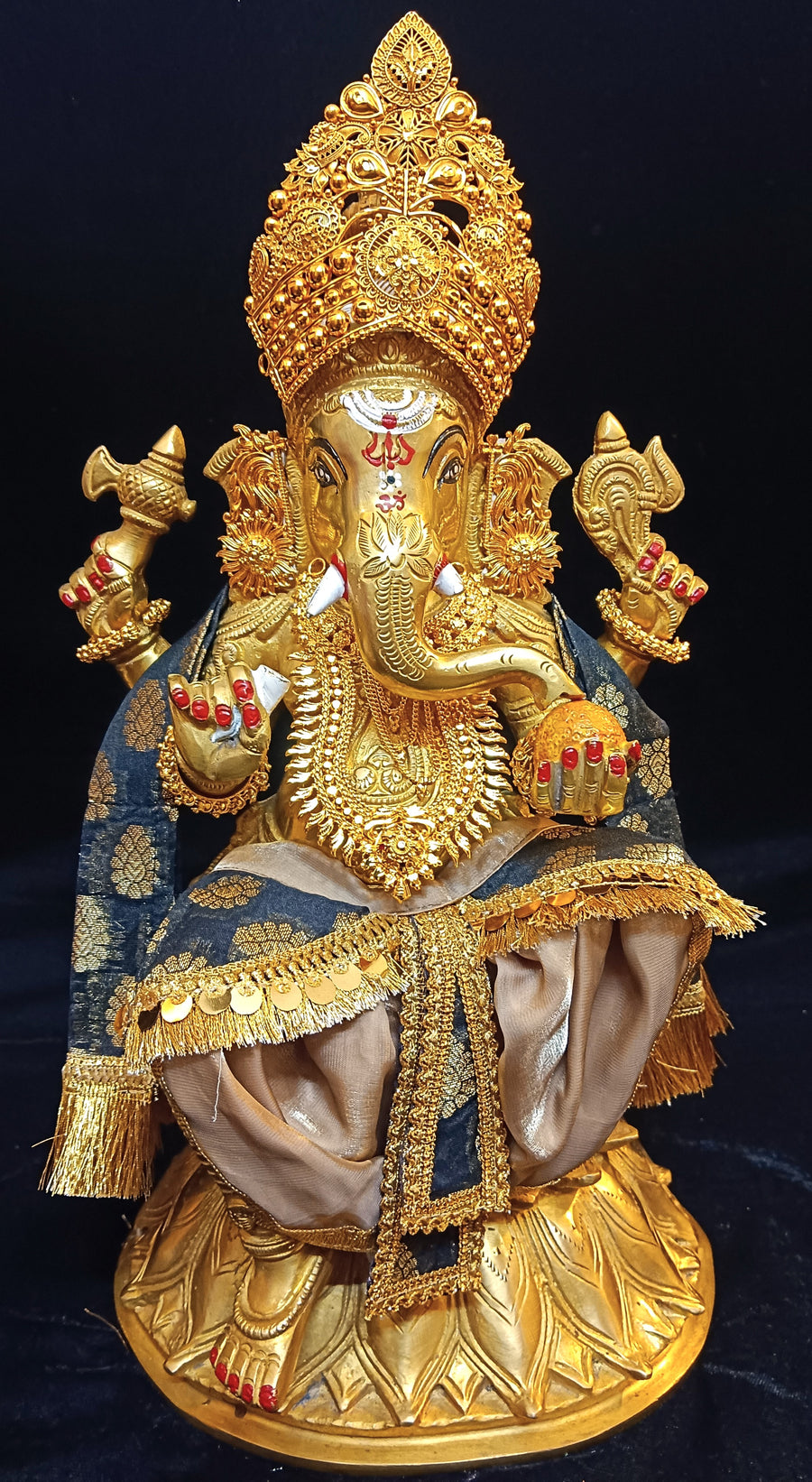 Deity dhoti and patka shalya / Uparna vastra made of Gimmi Choo Monocrome fabric - Biege Dhoti with Gold Kiran Lace and Jet Black Pleats and Shalya