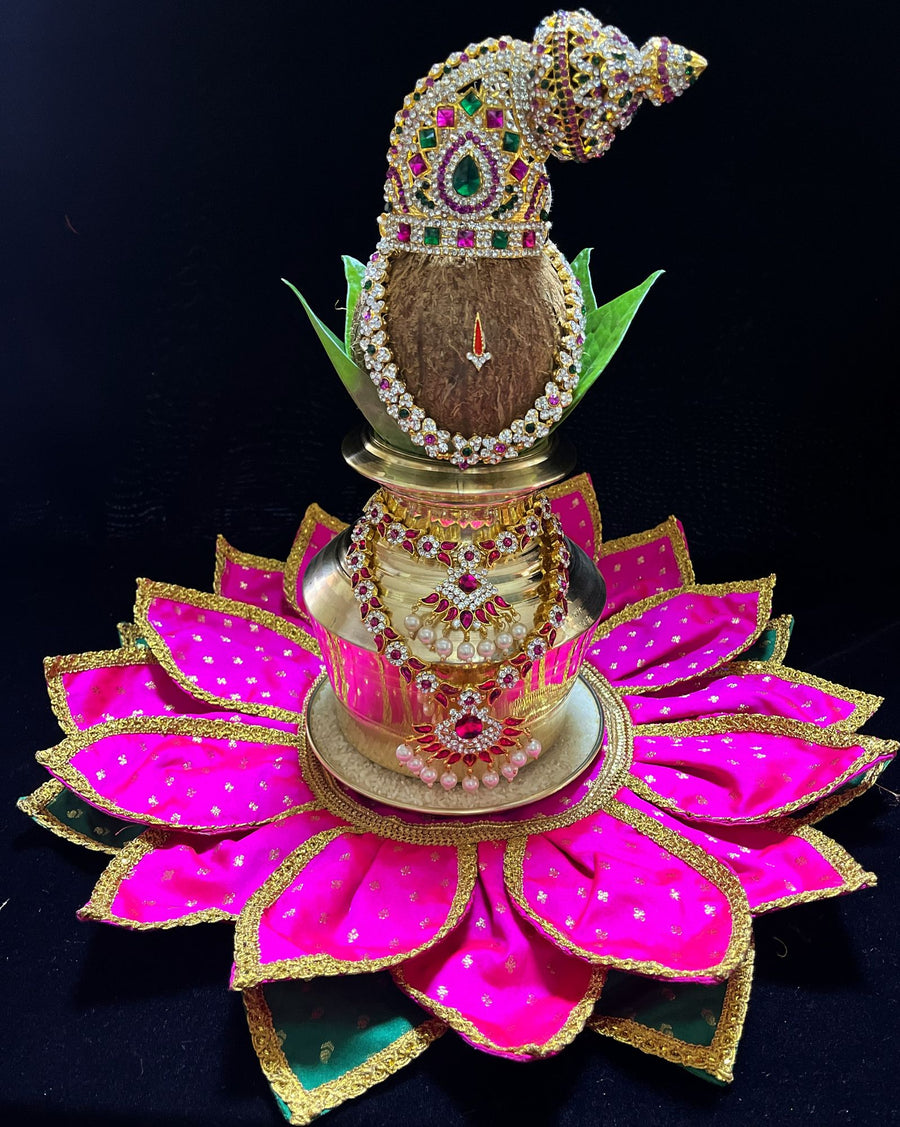 Lotus Asan made of Soft Silk (Pure Silk) - Pink petals and Green leaves with Gold border
