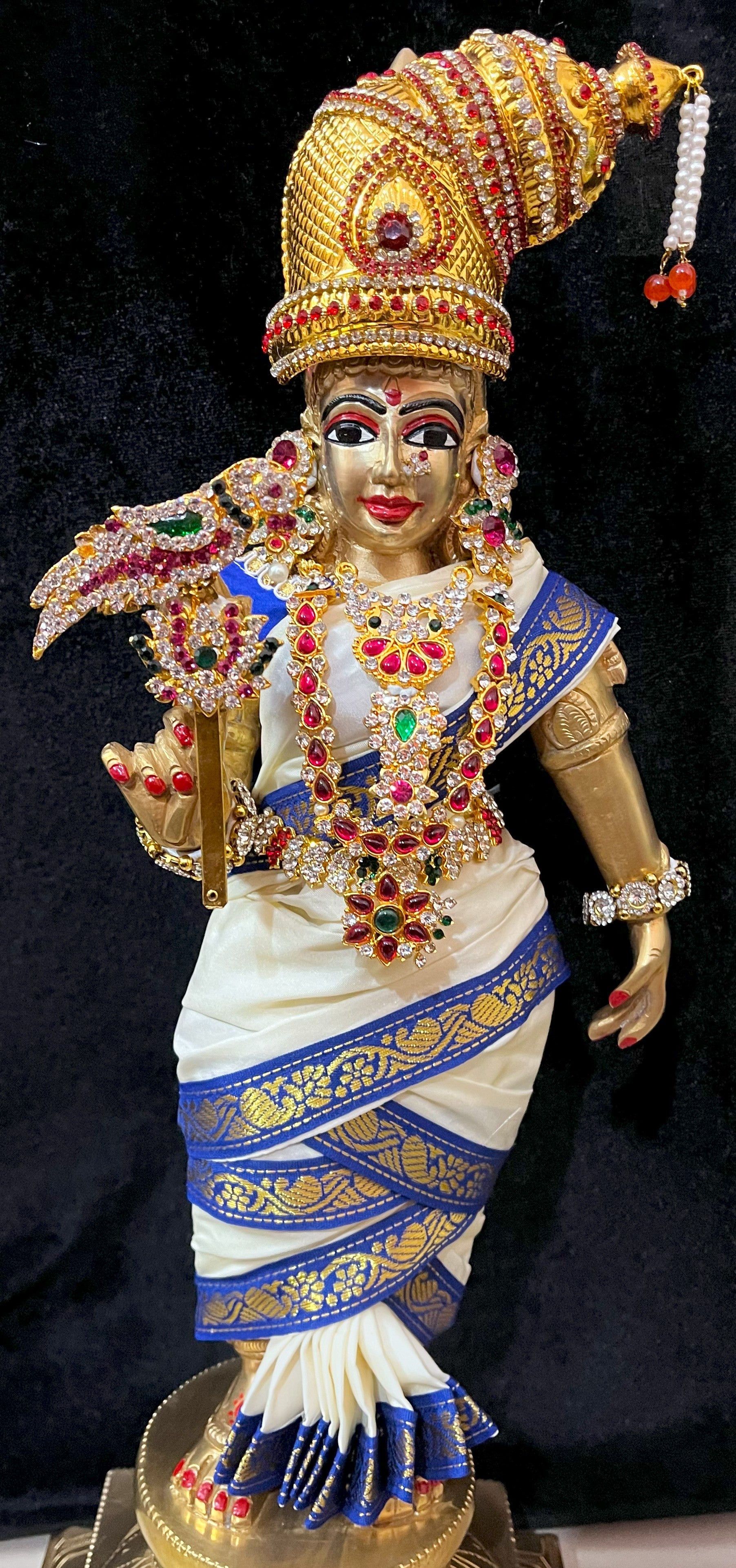 Deity Unstitched Meenakshi Saree made of Plain Silk (Not Pure Silk) - White Saree with Royal Blue border and Royal Blue blouse 2