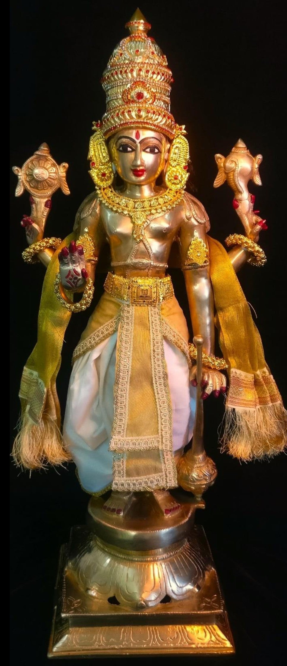 Deity dhoti and patka shalya / Uparna vastra made of Kanchivaram Pure Silk fabric. - Off white colour dhoti with Gold border and Gold colour Shalya 4