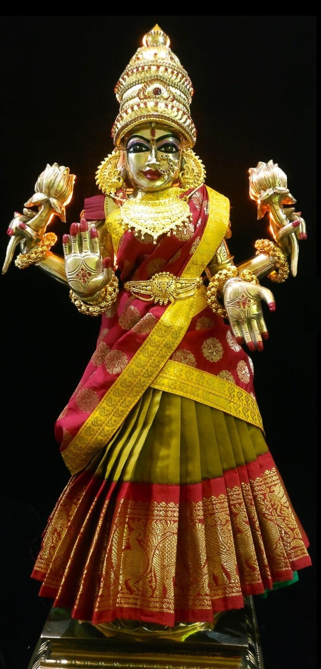 Deity half saree / lehenga patka made of Kanchivaram Pure Silk fabric. - Mustard colour lehenga with Red Border and Red colour dupatta 2
