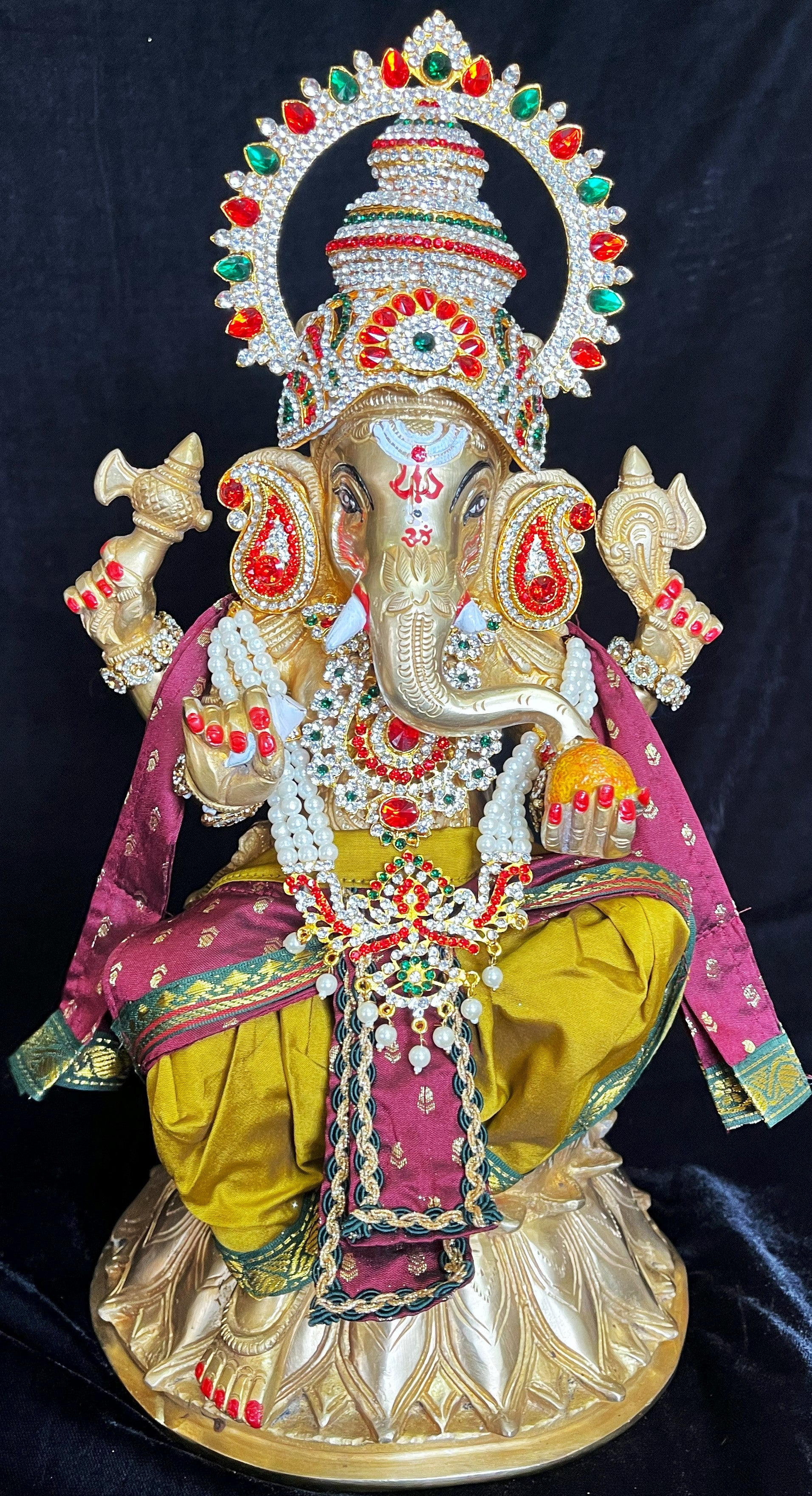God Idol Dress – Dhoti, Bhgavan dress, Deity dhoti patka/shalya, Khes, Patka, Uparna Vastra for Ganpati, Krishna, Balaji, Murugan, Isar Ji | Gangaur, made of Kanchivaram Pure Silk material - Mustard colour dhoti with Green Border and Maroon colour Shalya