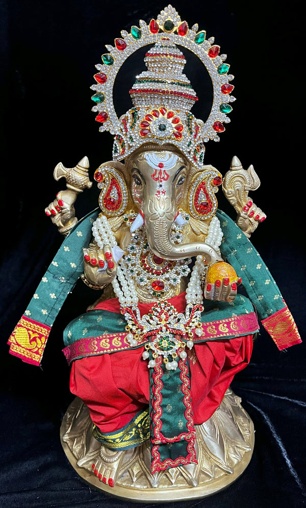God Idol Dhoti Patka/Shalya, Kanchivaram Pure Silk - Red colour dhoti with Dark Green Border and Dark Green colour Shalya