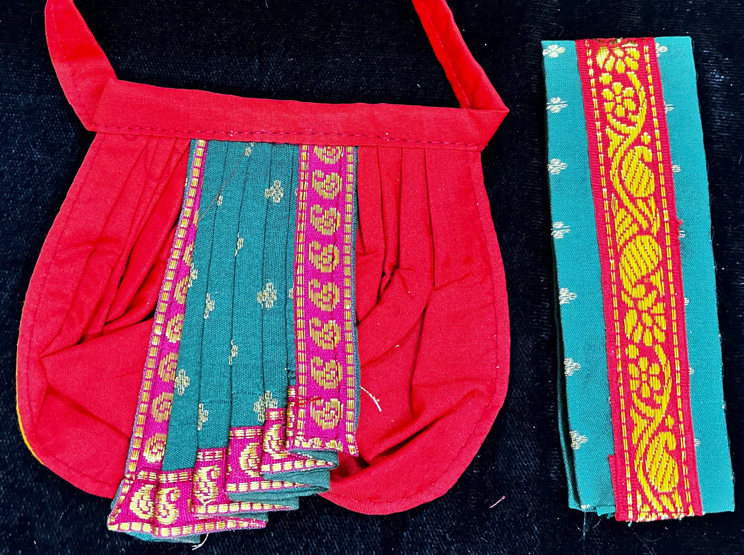God Idol Dhoti Patka/Shalya, Kanchivaram Pure Silk - Red colour dhoti with Dark Green Border and Dark Green colour Shalya 3