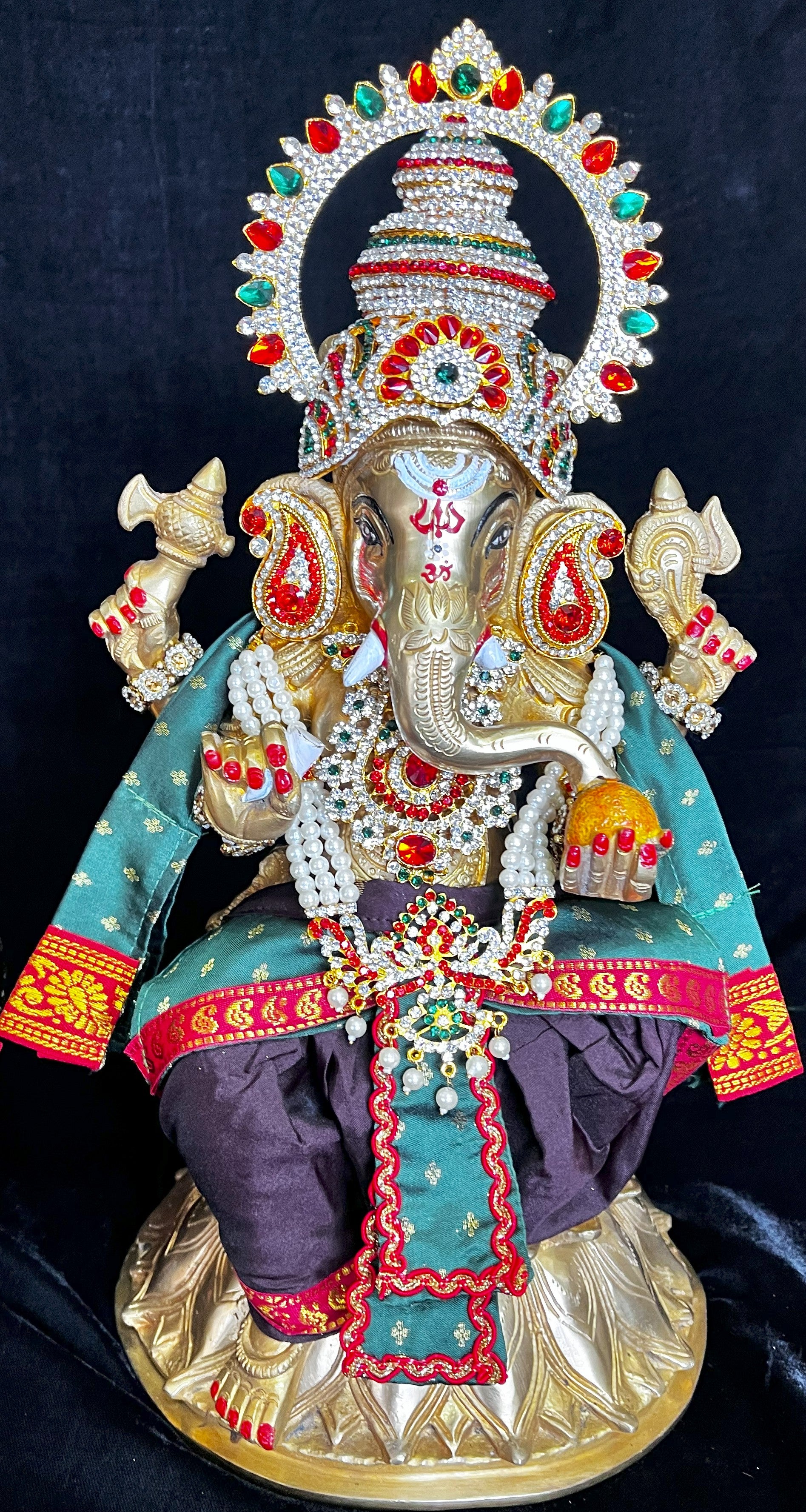 God Idol Dress – Dhoti, Bhgavan dress, Deity dhoti patka/shalya, Khes, Patka, Uparna Vastra for Ganpati, Krishna, Balaji, Murugan, Isar Ji | Gangaur, made of Kanchivaram Pure Silk material - Dark Brown colour dhoti with Red Border and Green colour Shalya 3
