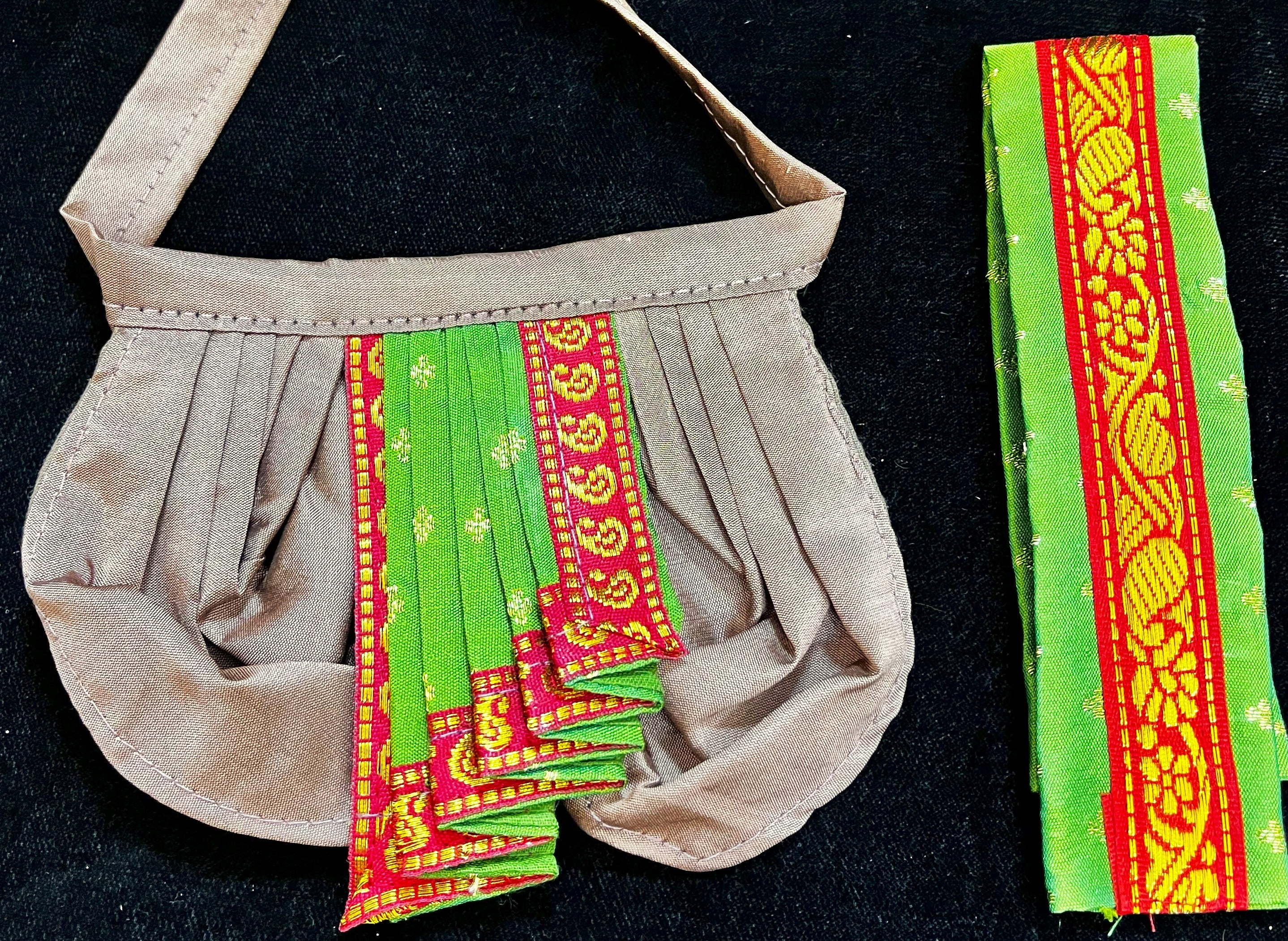 God Idol Dhoti Patka/Shalya, Kanchivaram Pure Silk - Onion colour dhoti with Red Border and Sap Light Green colour Shalya 3
