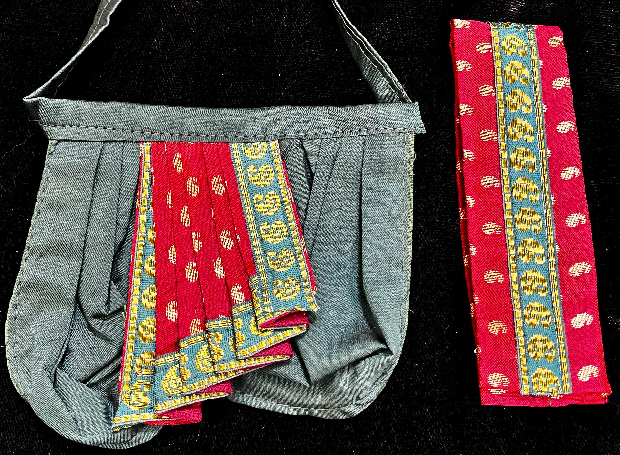 God Idol Dress – Dhoti, Bhgavan dress, Deity dhoti patka/shalya, Khes, Patka, Uparna Vastra for Ganpati, Krishna, Balaji, Murugan, Isar Ji | Gangaur, made of Kanchivaram Pure Silk material - Teal green colour dhoti with Red Border and Maroon colour Shalya