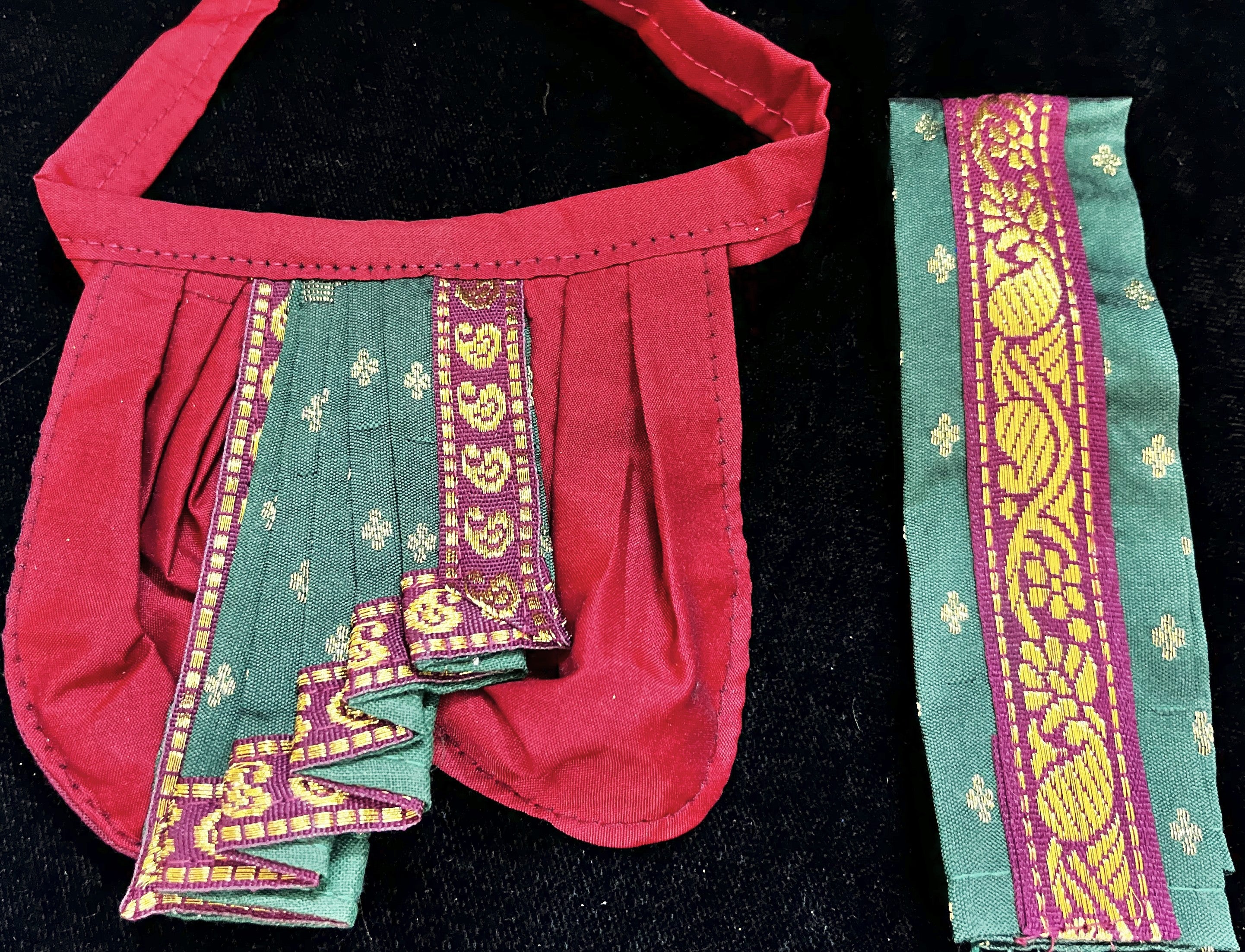 God Idol Dress – Dhoti, Bhgavan dress, Deity dhoti patka/shalya, Khes, Patka, Uparna Vastra for Ganpati, Krishna, Balaji, Murugan, Isar Ji | Gangaur, made of Kanchivaram Pure Silk material - Dark Red colour dhoti with Green Border and Green colour Shalya 2