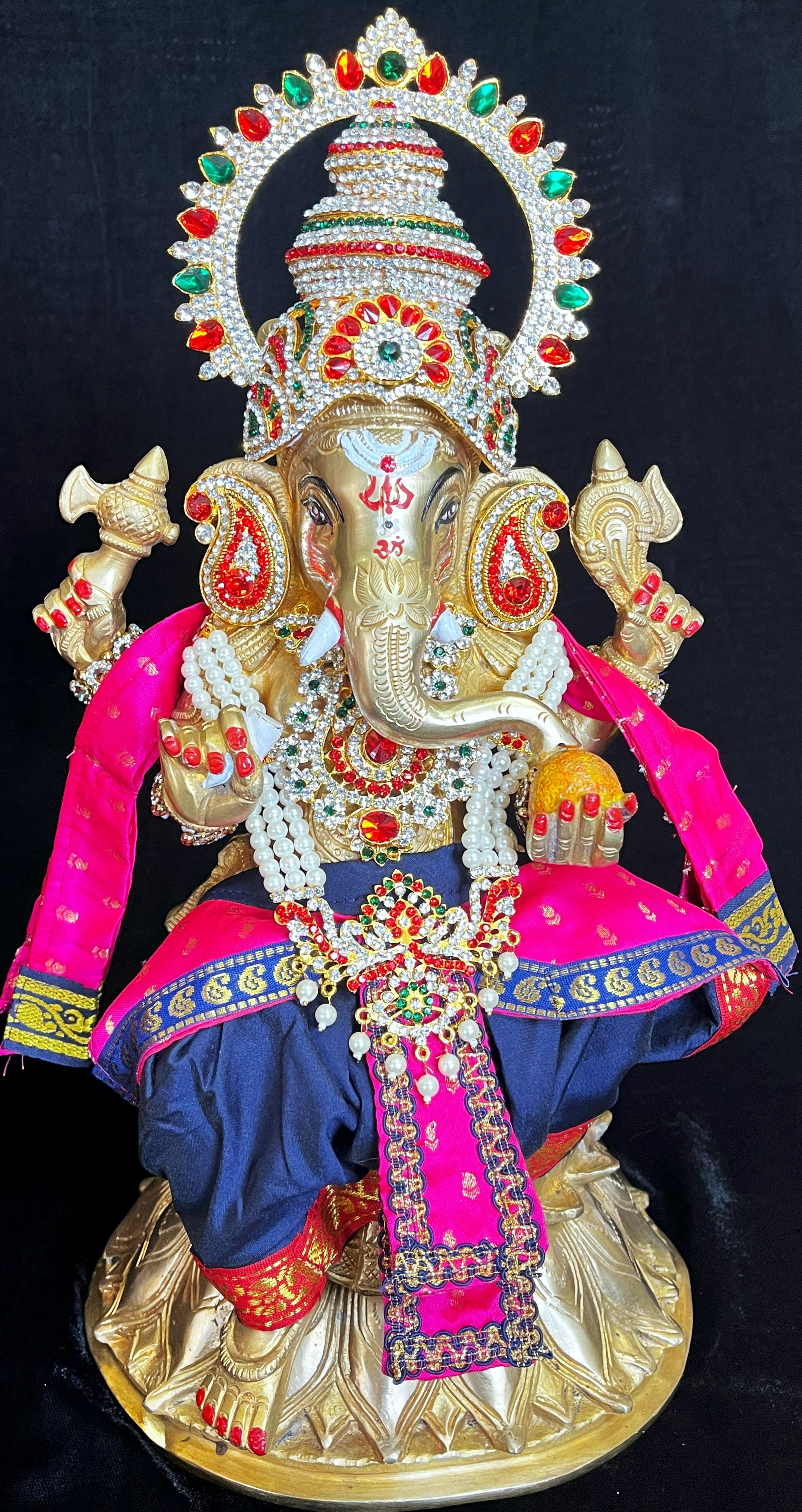 God Idol Dress – Dhoti, Bhgavan dress, Deity dhoti patka/shalya, Khes, Patka, Uparna Vastra for Ganpati, Krishna, Balaji, Murugan, Isar Ji | Gangaur, made of Kanchivaram Pure Silk material - Dark Blue colour dhoti with Red Border and Pink colour Shalyaa 2