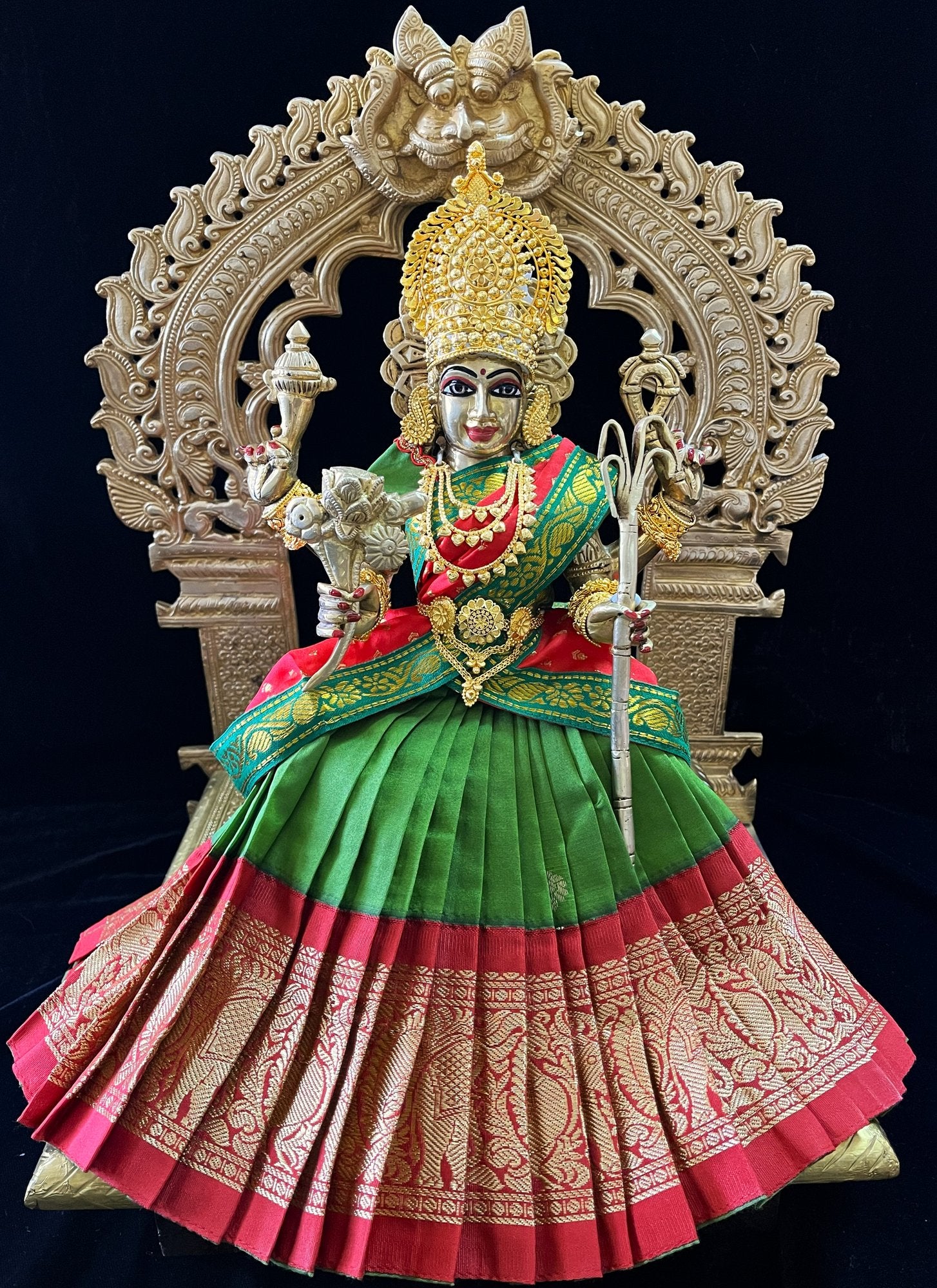 Deity half saree / lehenga patka made of Kanchivaram Pure Silk fabric. - Parrot Green colour lehenga with Red Border and Red colour dupatta 3