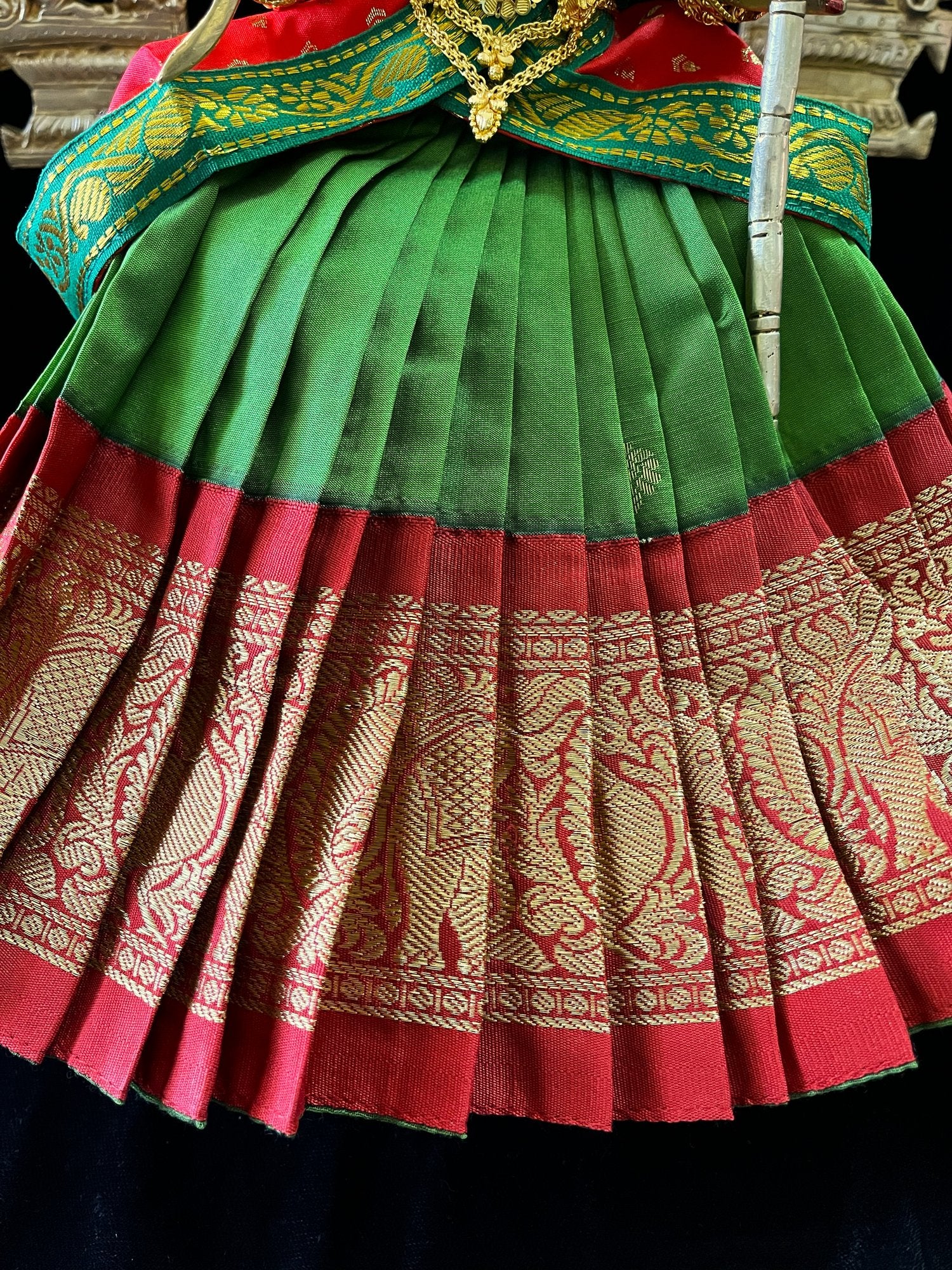 Deity half saree / lehenga patka made of Kanchivaram Pure Silk fabric. - Parrot Green colour lehenga with Red Border and Red colour dupatta 9