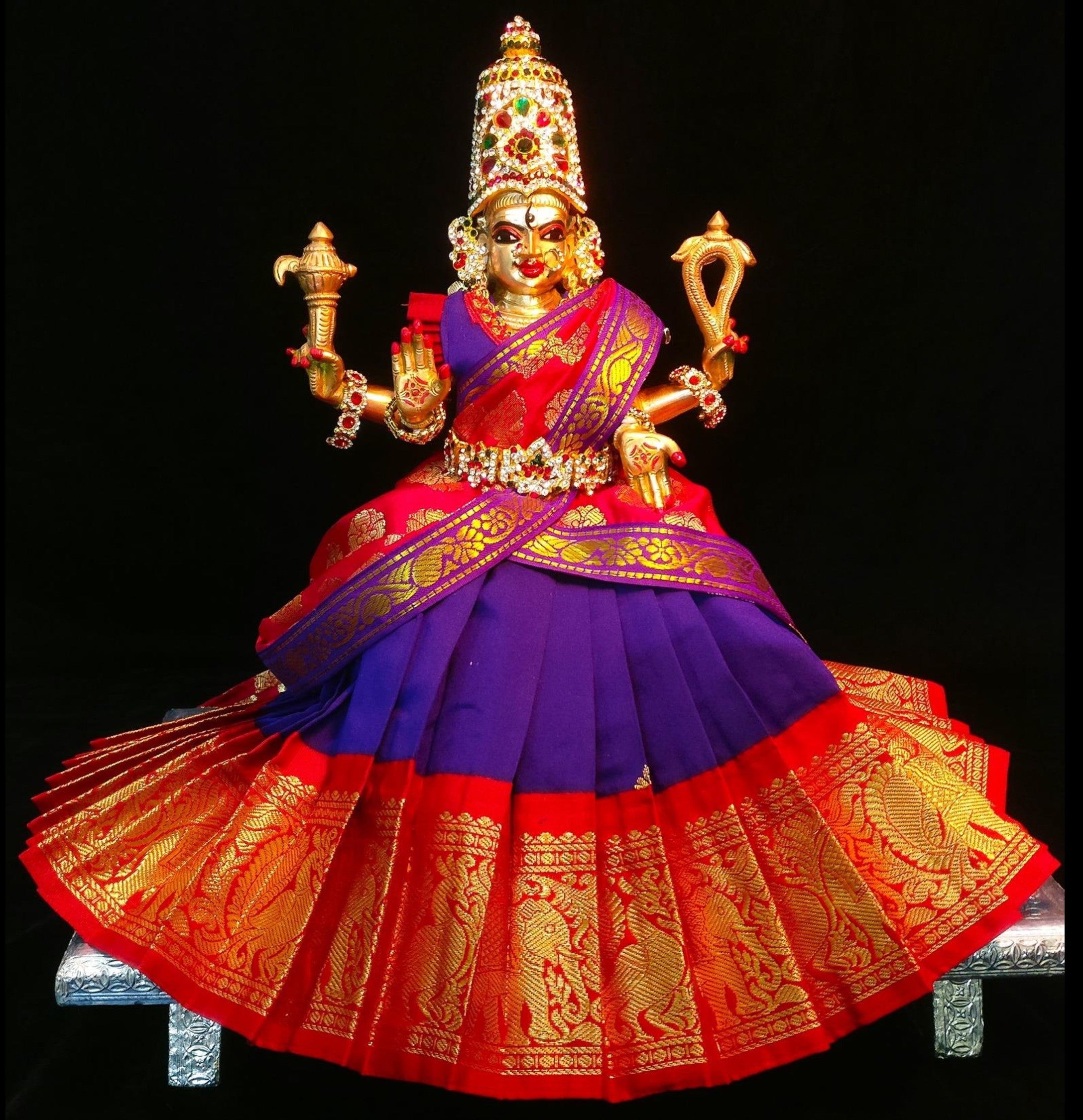 Deity half saree / lehenga patka made of Kanchivaram Pure Silk fabric. - Purple colour lehenga with Red Border and Red colour dupatta 3