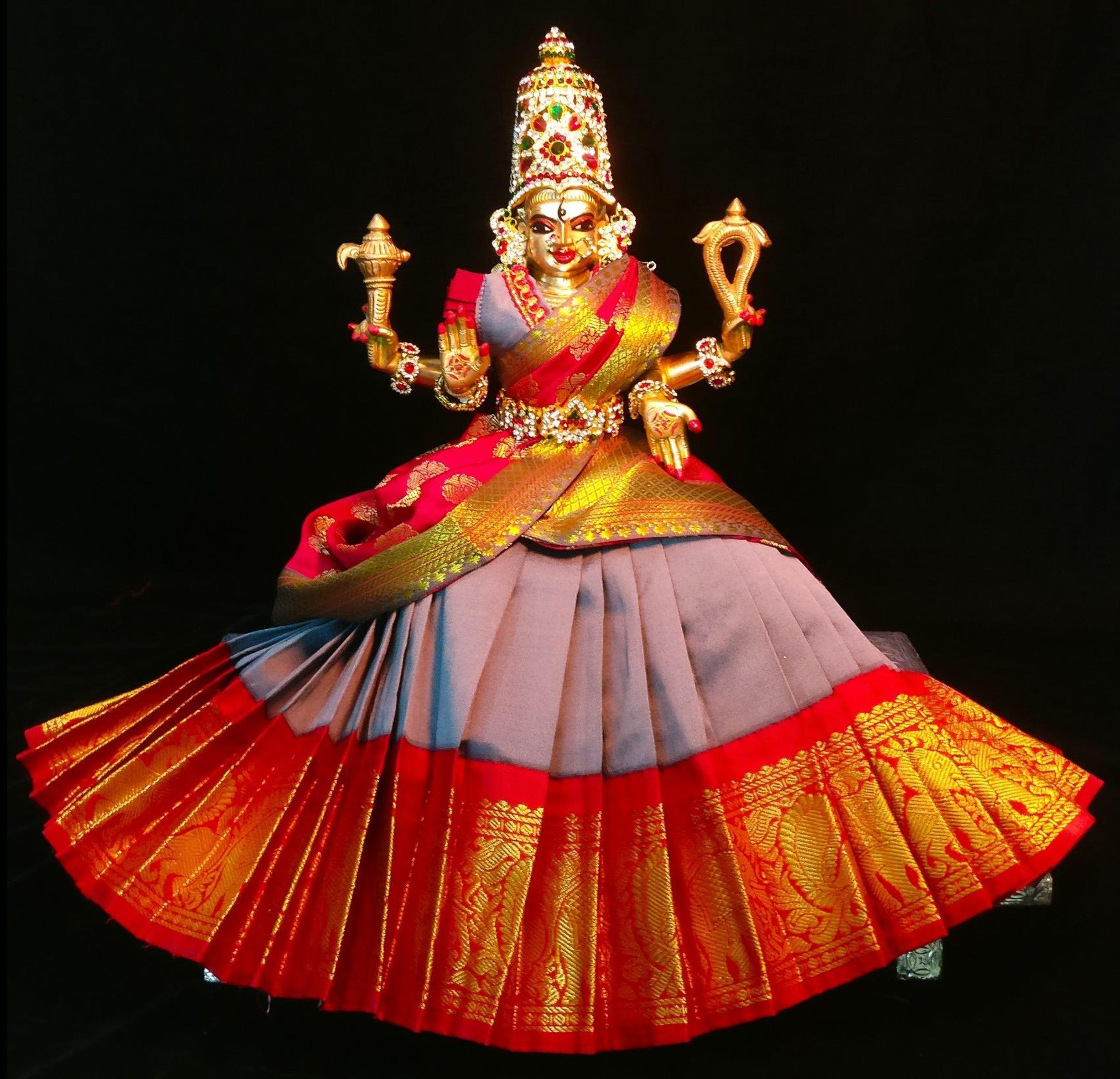 Deity half saree / lehenga patka made of Kanchivaram Pure Silk fabric. - Greyish Blue colour lehenga with Red Border and Red colour dupatta 3