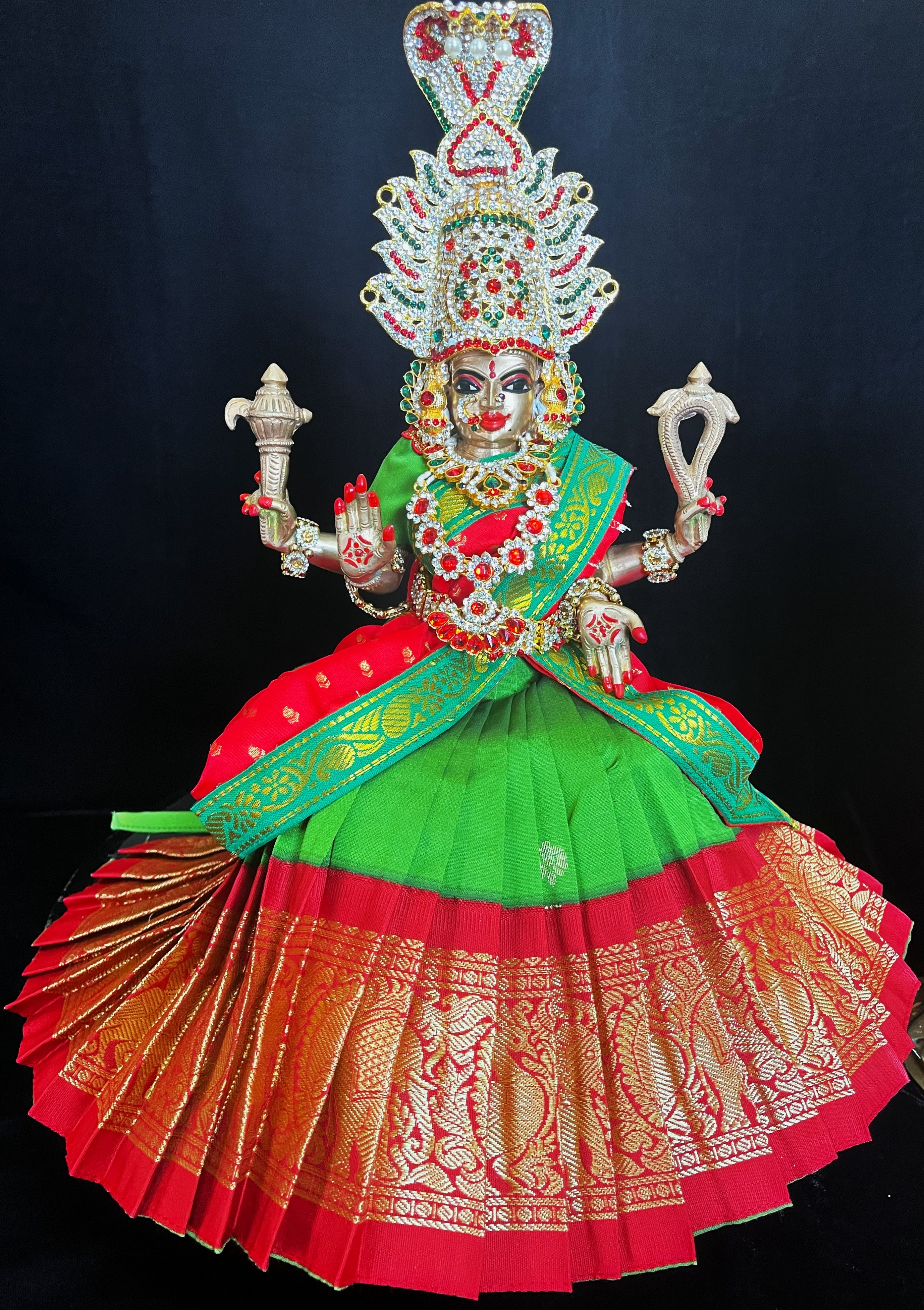 Deity half saree / lehenga patka made of Kanchivaram Pure Silk fabric. - Parrot Green colour lehenga with Red Border and Red colour dupatta 3