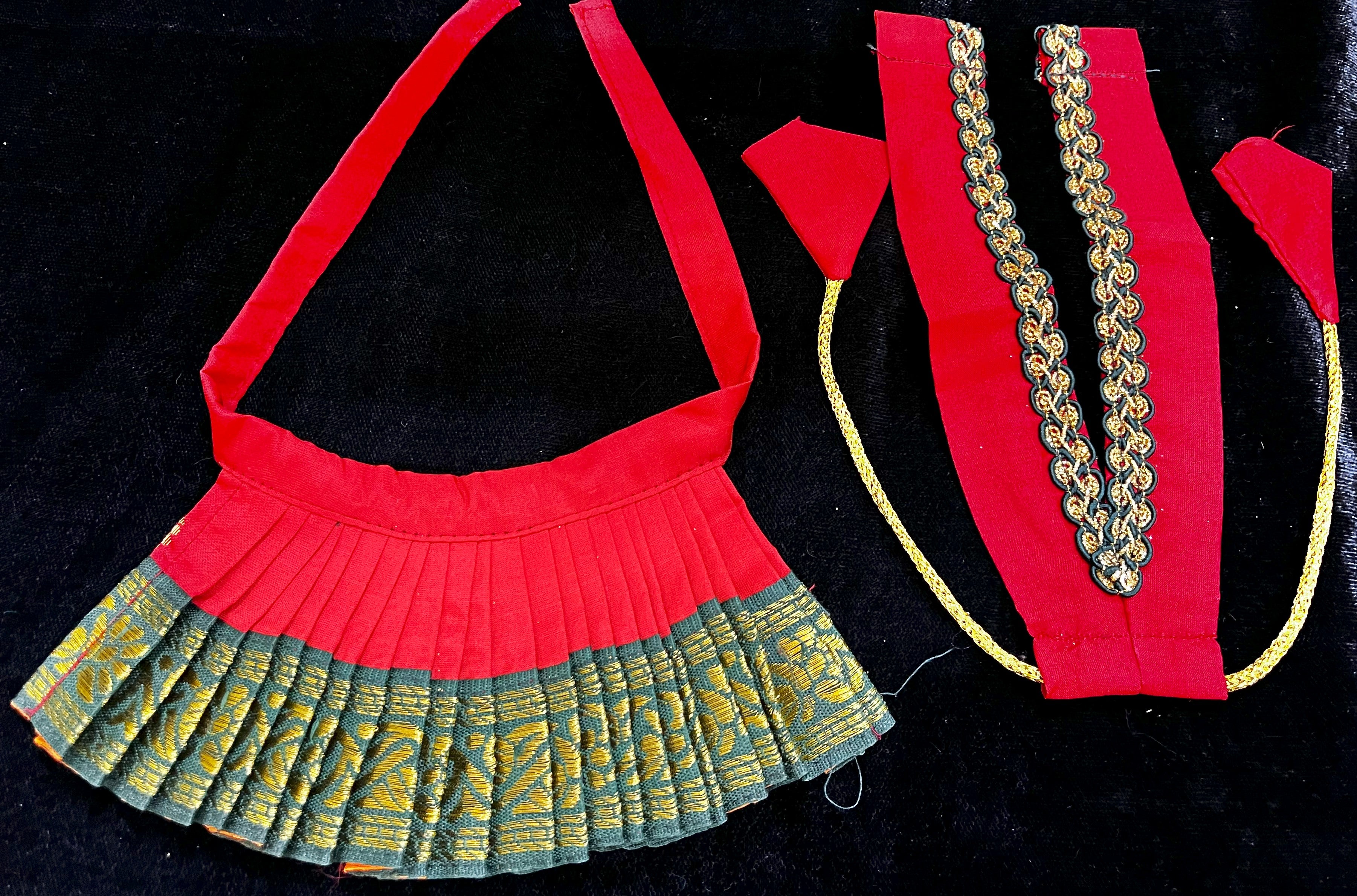 Deity half saree / lehenga patka made of Kanchivaram Pure Silk fabric. - Red colour lehenga with Dark Green Border and Dark Green colour dupatta 4