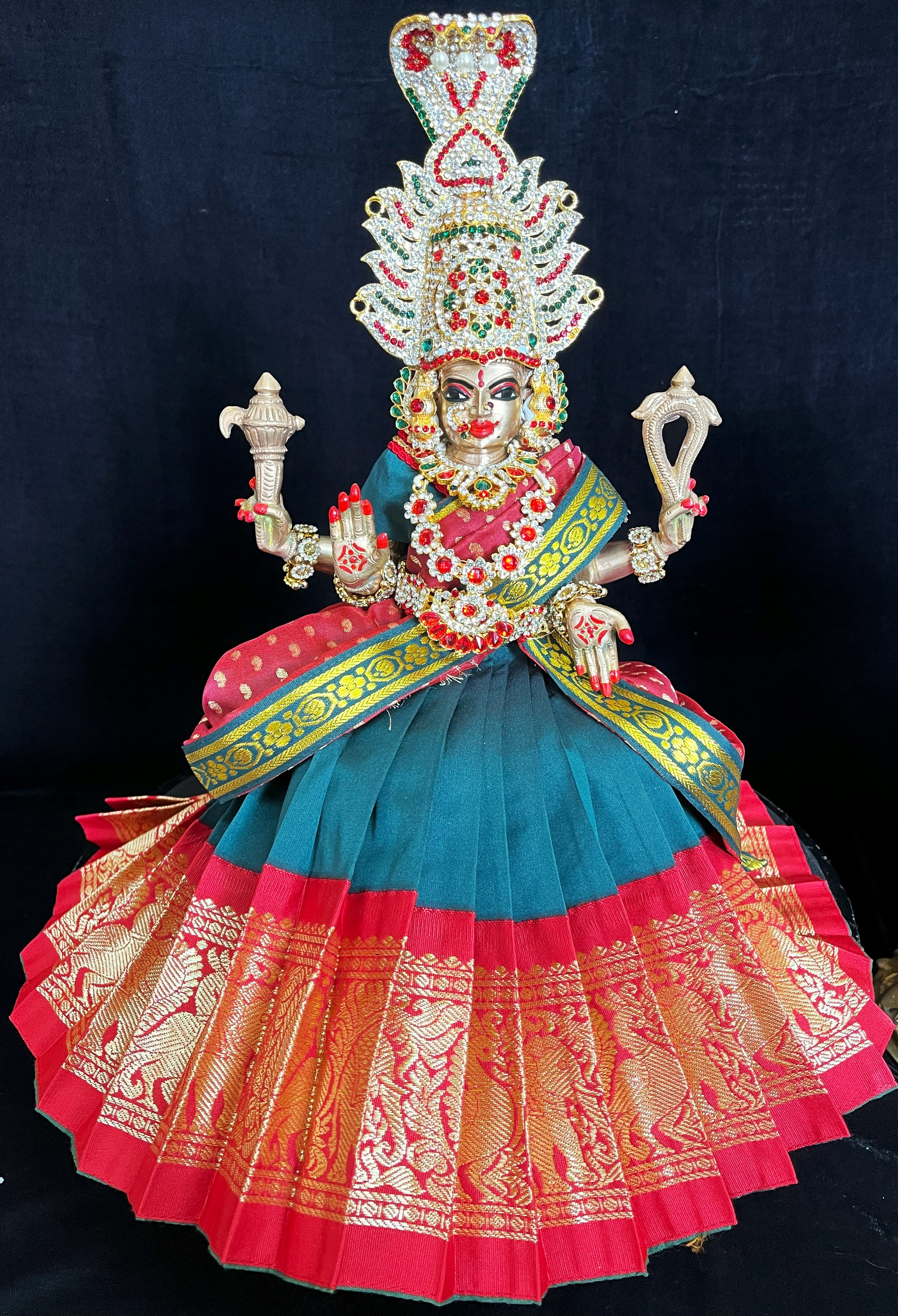 Deity half saree / lehenga patka made of Kanchivaram Pure Silk fabric. - Teal green colour lehenga with Red Border and Maroon colour dupatta 3