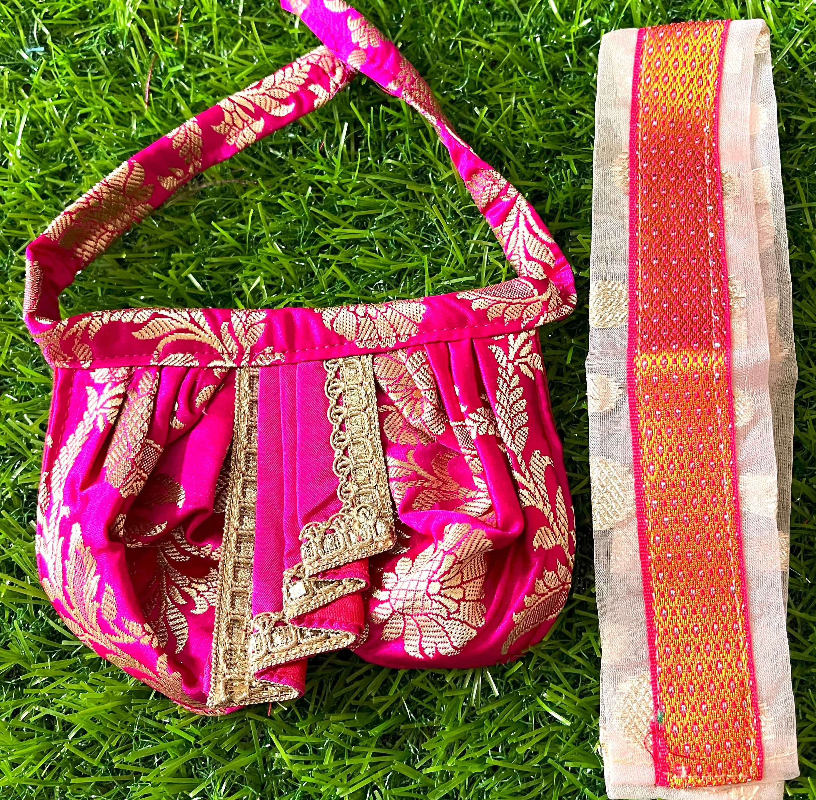 Deity dhoti and patka shalya / Uparna vastra made of Banaras Pure Silk fabric. - Pink colour dhoti with Light Pink colour shalya 3