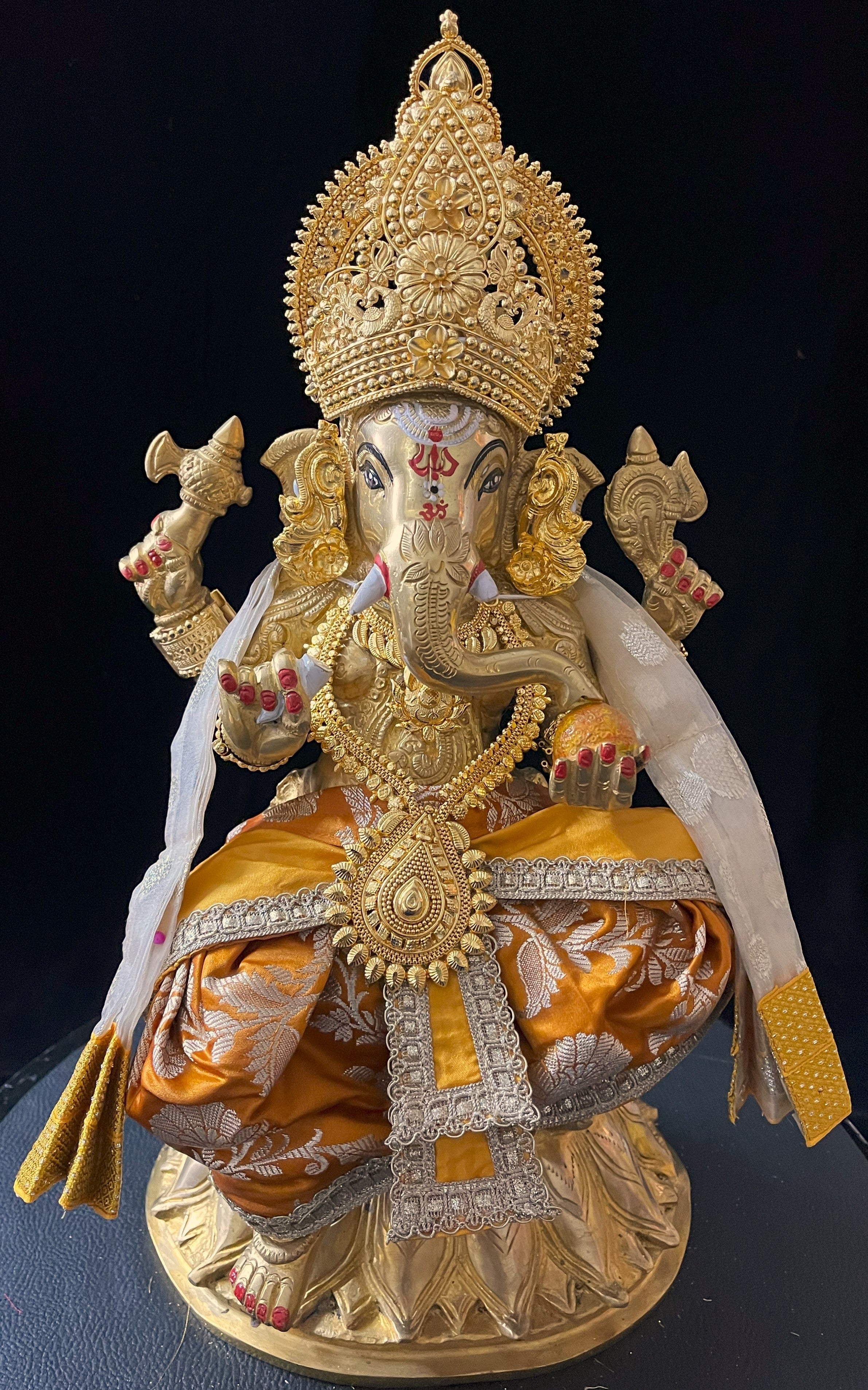Deity dhoti and patka shalya / Uparna vastra made of Banaras Pure Silk fabric. - Mustard colour dhoti with golden colour shalya 2