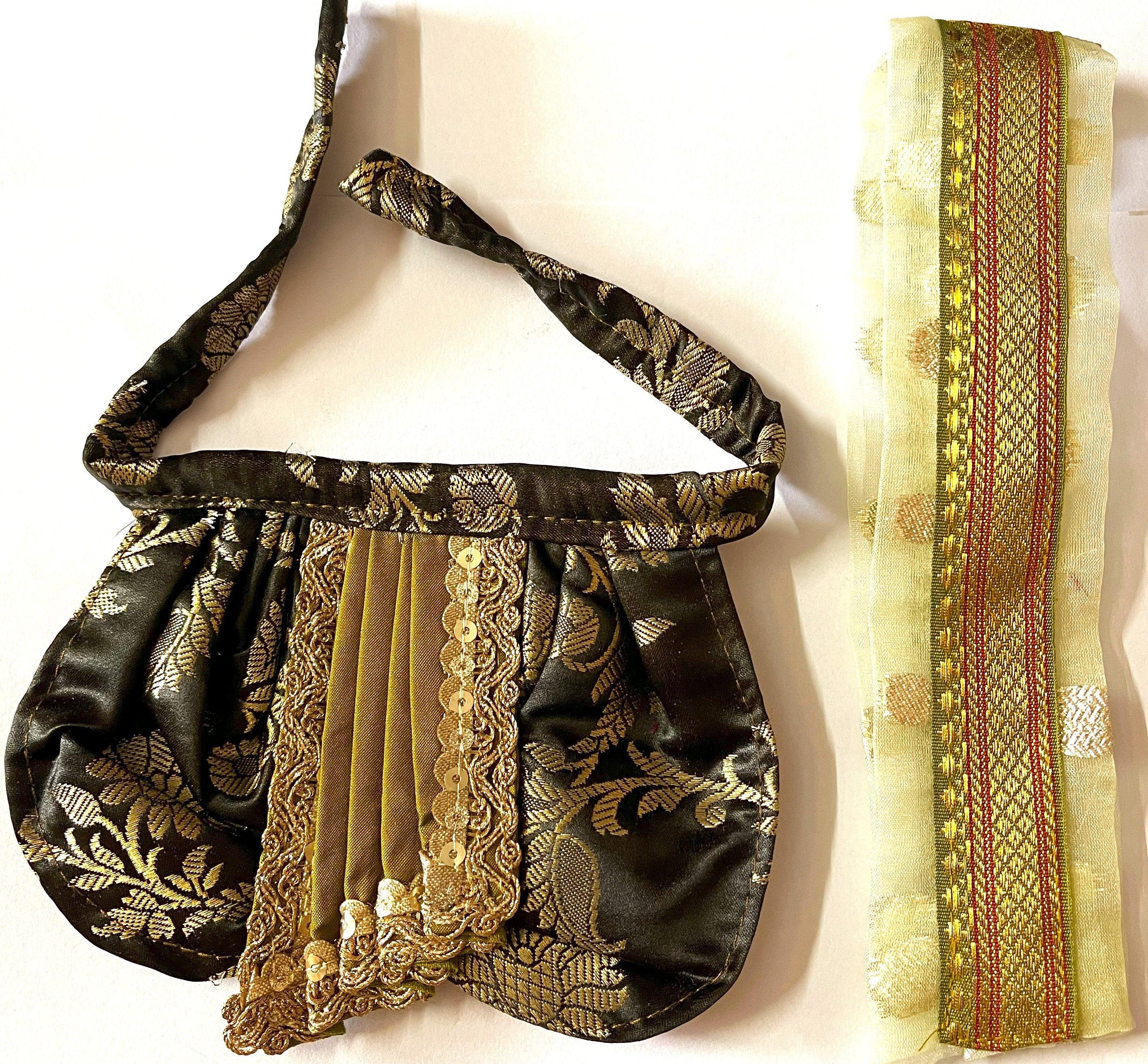 Deity dhoti and patka shalya / Uparna vastra made of Banaras Pure Silk fabric. - Dark Sap Green colour dhoti with Golden colour shalya 3