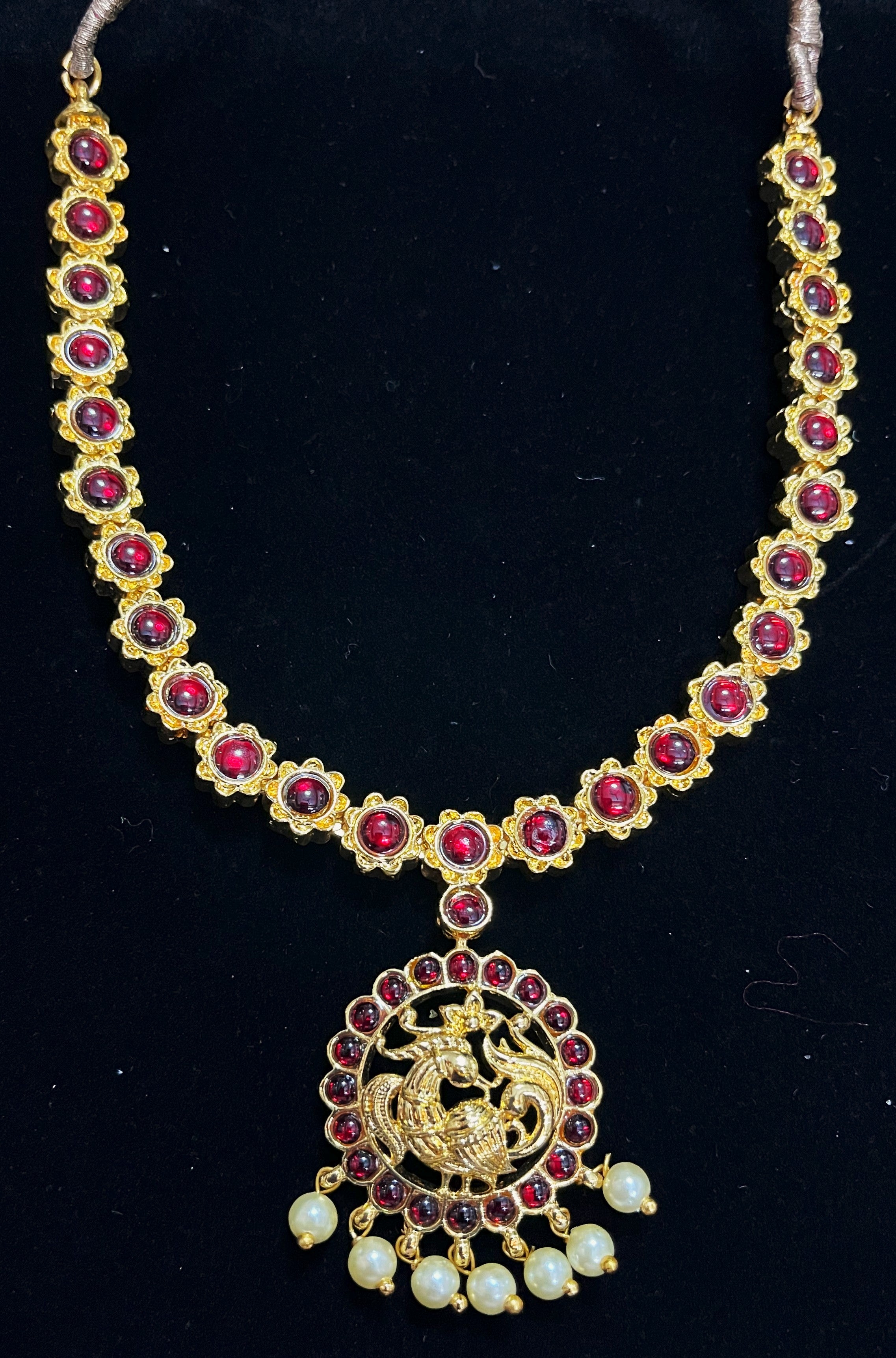 Deity short necklace / Choker - Pearls with read and green kemp stones on Gold plated metal alloy 1