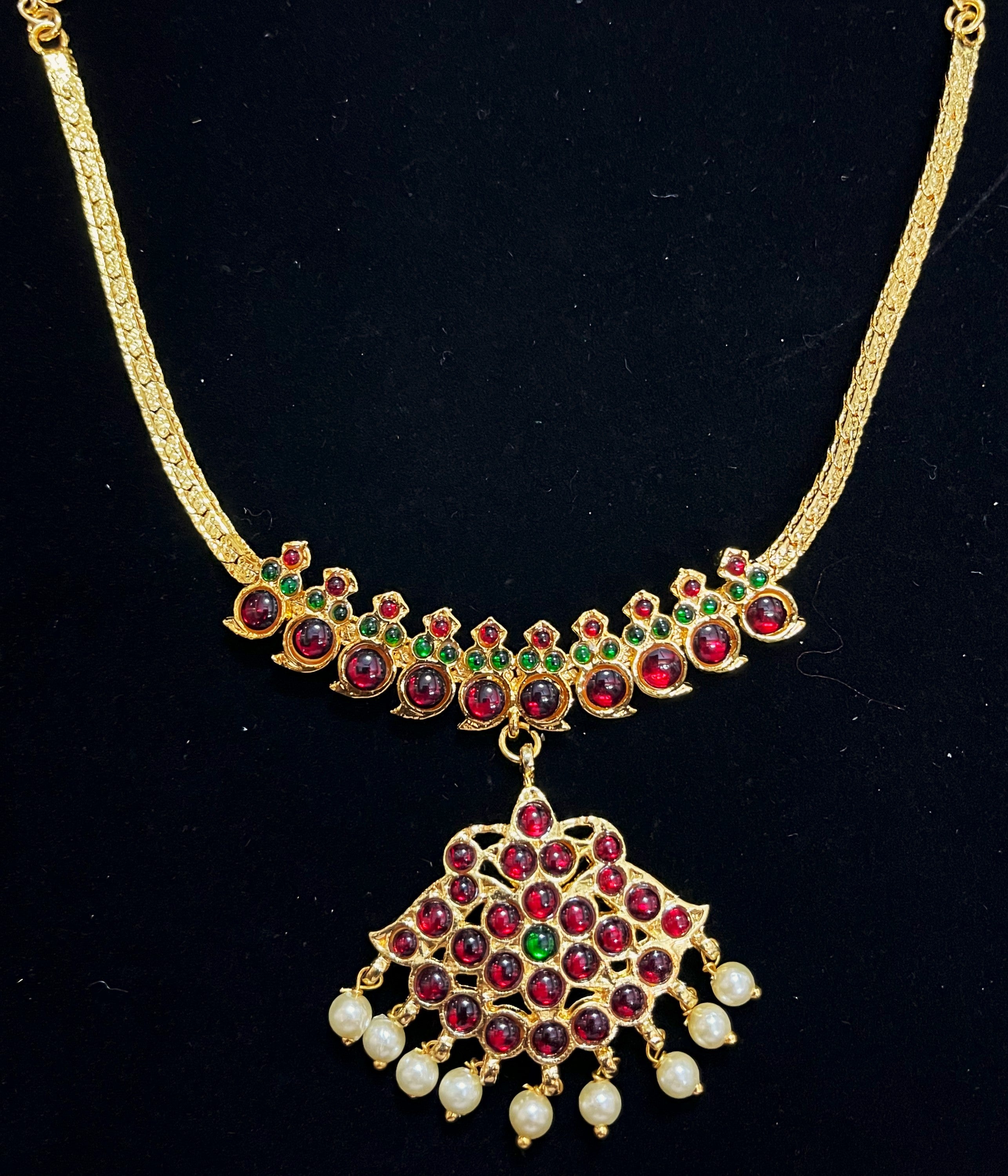 Deity short necklace / Choker - Pearls with read and green kemp stones on Gold plated metal alloy 1