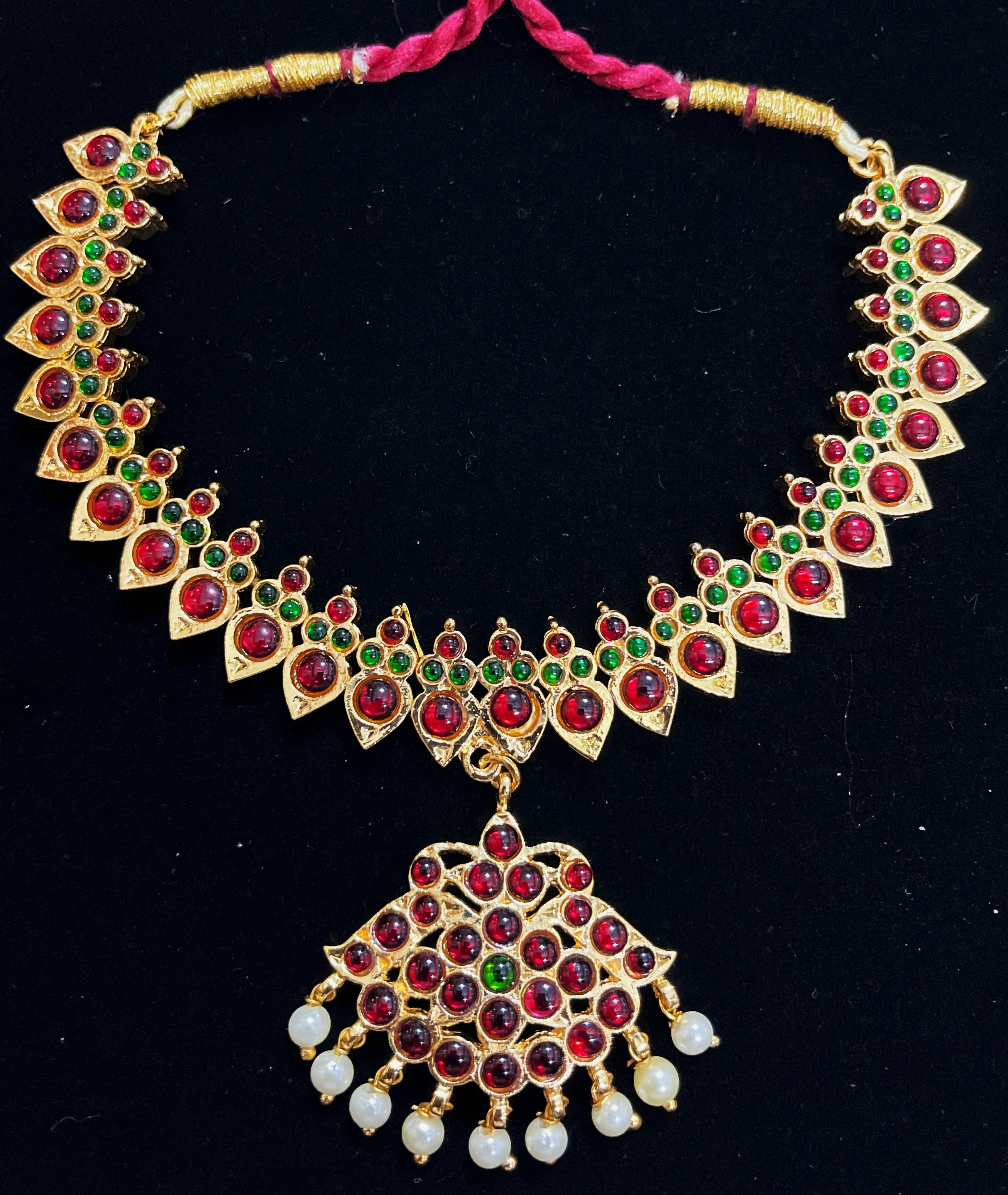 Deity short necklace / Choker - Pearls with read and green kemp stones on Gold plated metal alloy 1