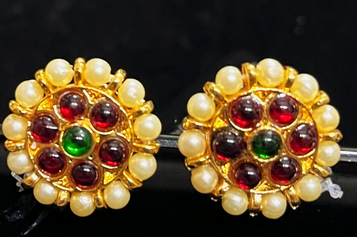 Deity earrings - Pearls with read and green kemp stones on Gold plated metal alloy 1