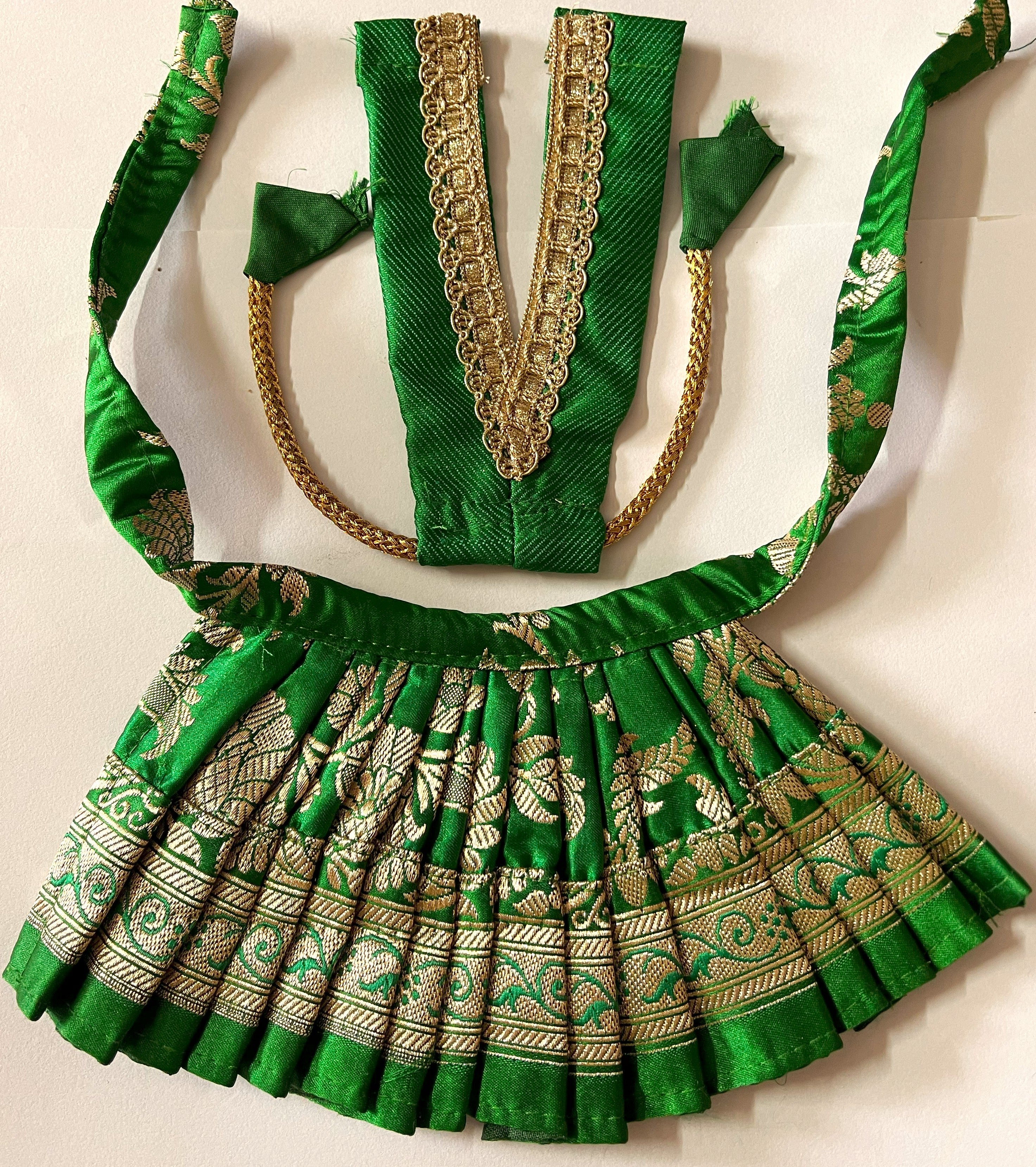 Deity half saree / lehenga patka made of Banaras Pure Silk fabric. - Dark Green colour lehenga with light Green colour dupatta 4
