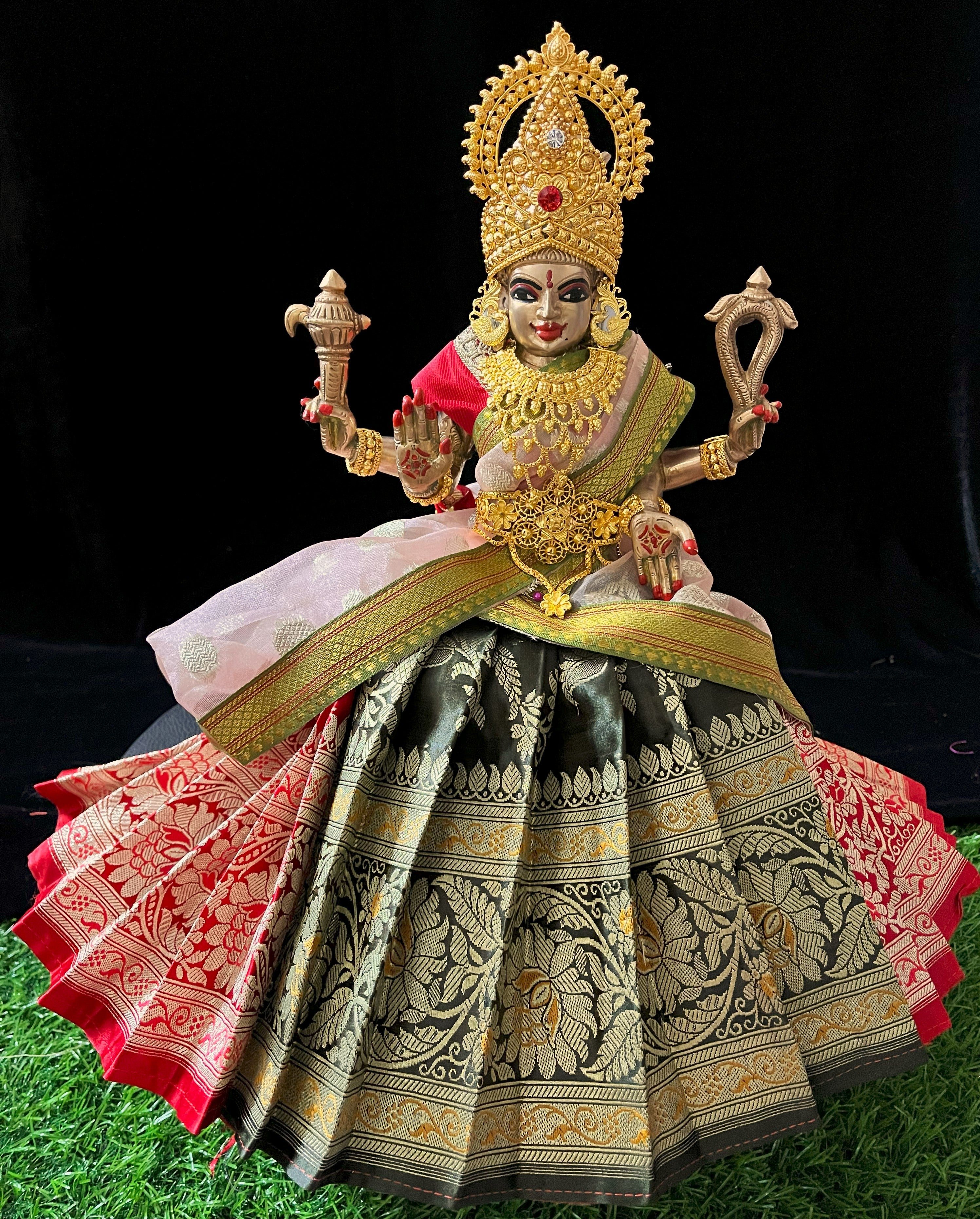 Deity half saree / lehenga patka made of Banaras Pure Silk fabric. - Dark Sap Green and Red colour lehenga with Light Red colour dupatta 2