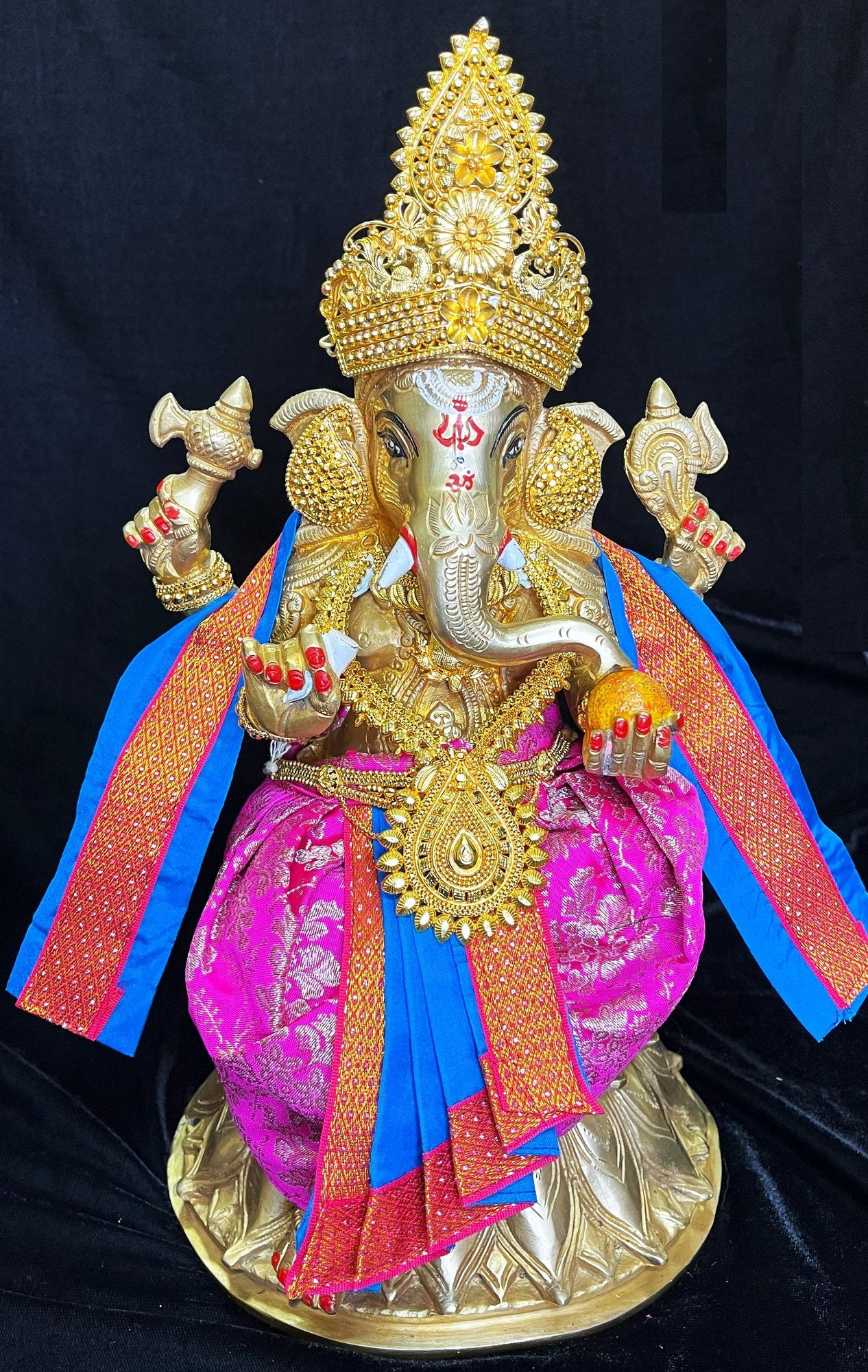Deity dhoti and patka shalya / Uparna vastra made of Brocade Silk (Pure Silk) - Rani Pink and Blue Dhoti with matching shalya 2