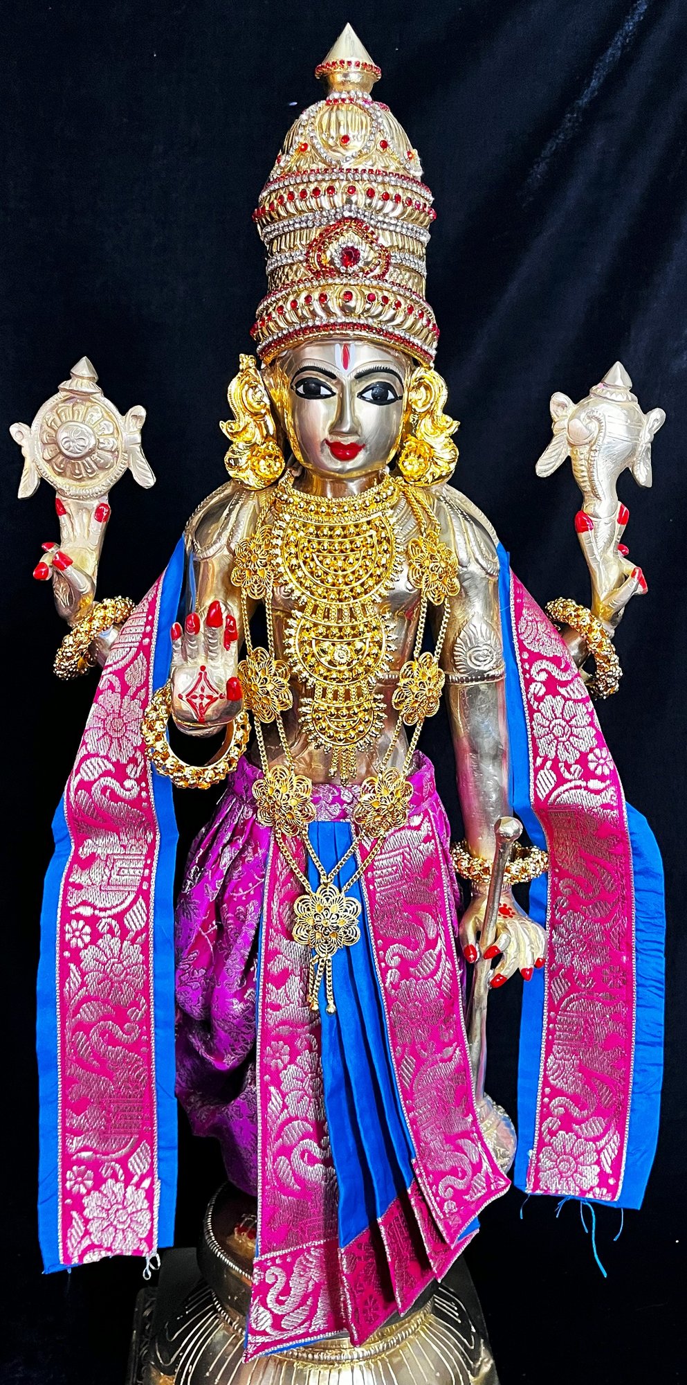 Deity dhoti and patka shalya / Uparna vastra made of Brocade Silk (Pure Silk) - Rani Pink and Blue Dhoti with matching shalya 3