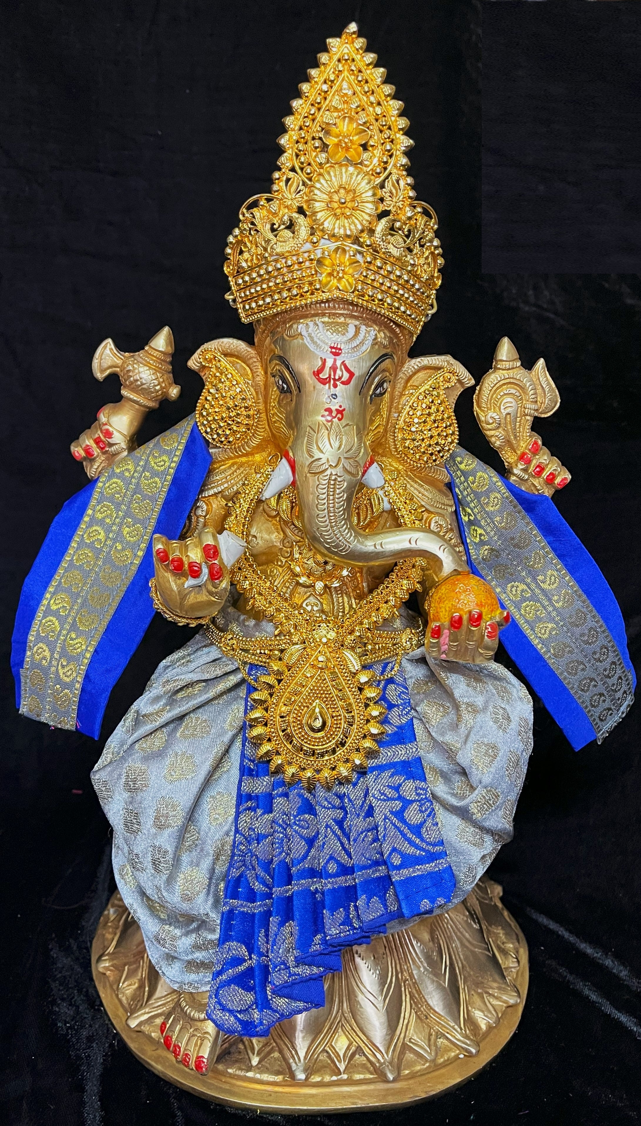 Deity dhoti and patka shalya / Uparna vastra made of Brocade Silk (Pure Silk) - Grey Saree with Royal Blue pleats and shalya 1