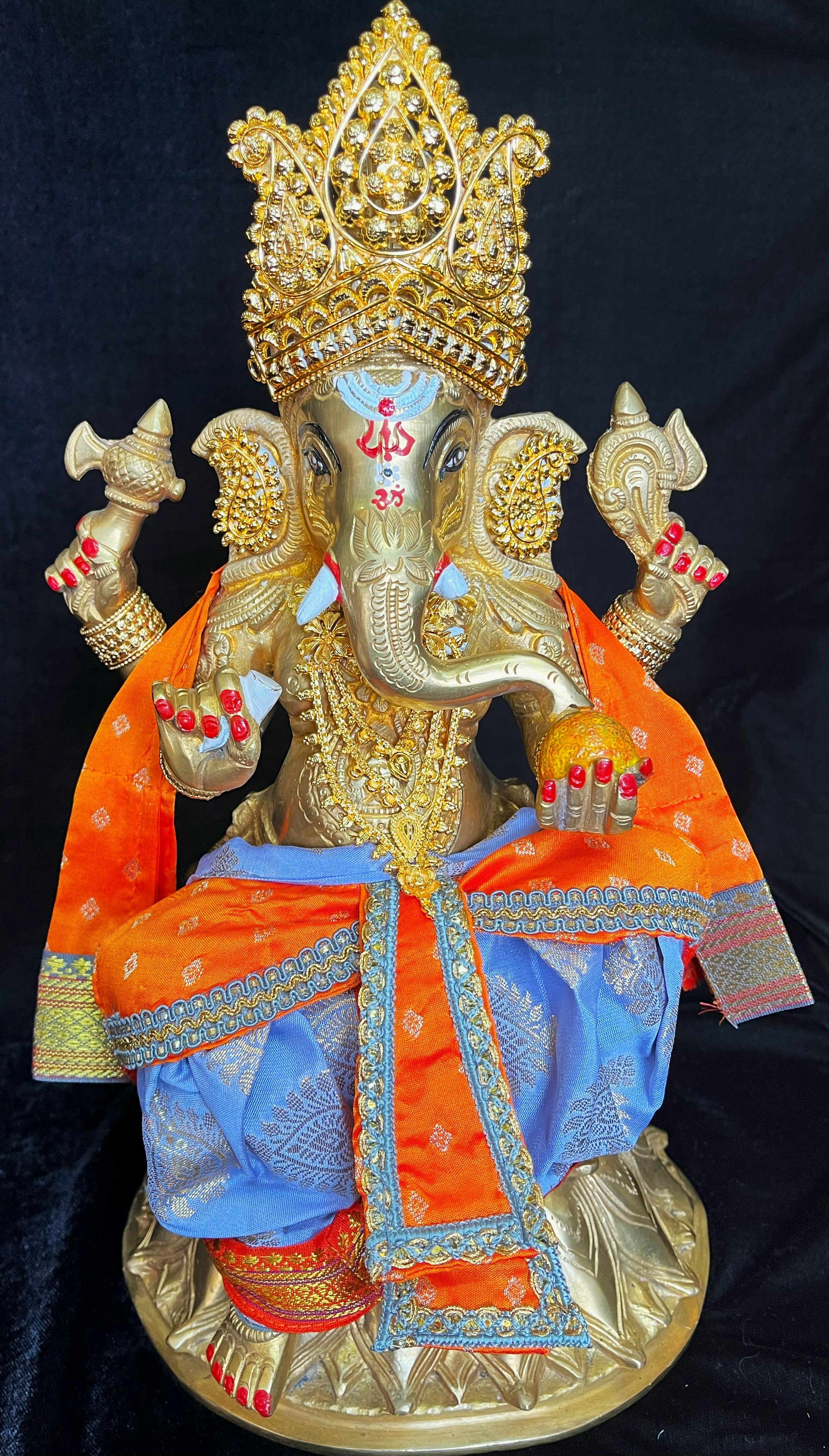 Deity dhoti and patka shalya / Uparna vastra made of Pastel Tapeta Silk Dhoti (Pure Silk) - Cornflower Blue Dhoti with Orange jari border and Orange shalya 3