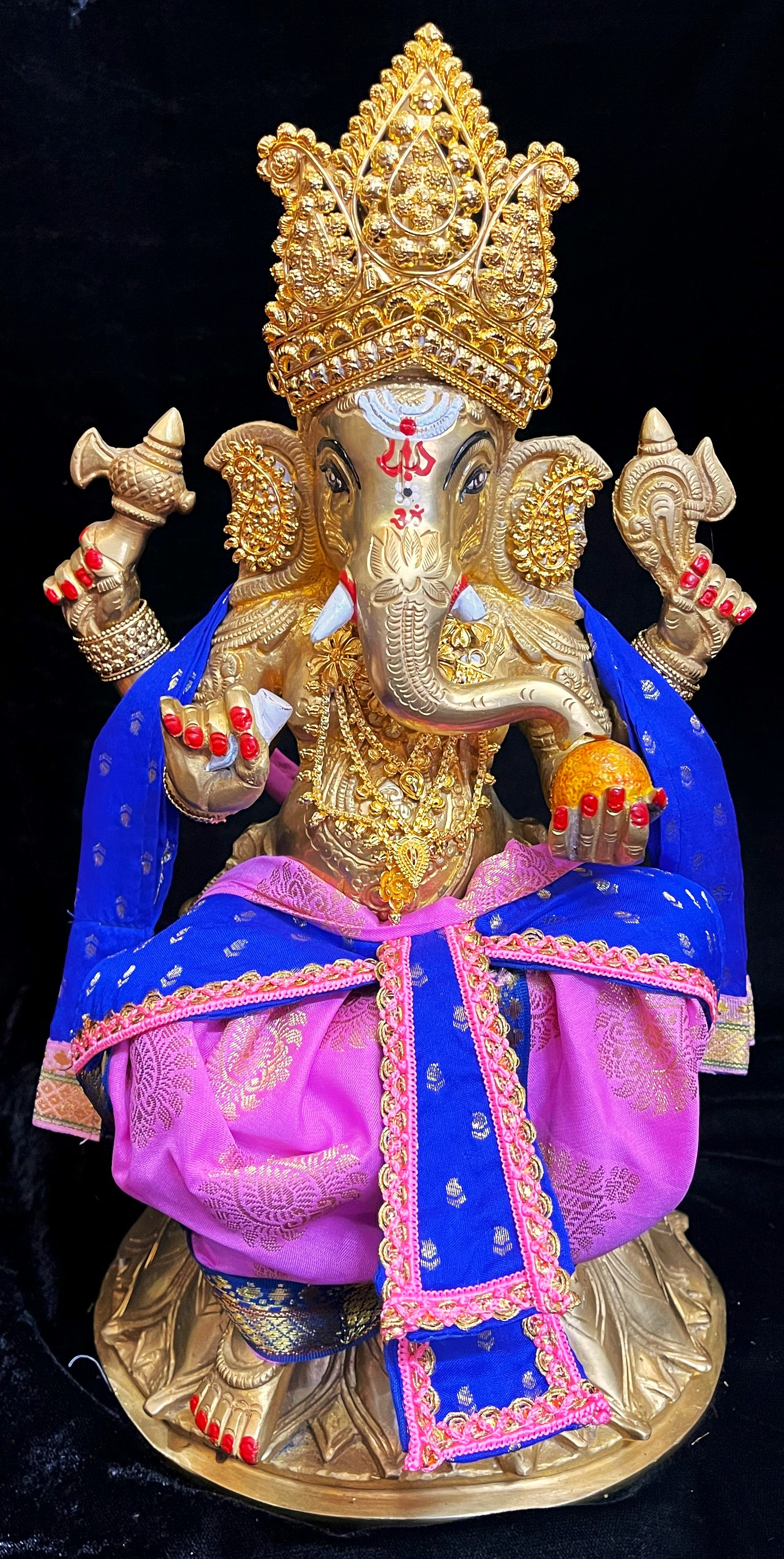Deity dhoti and patka shalya / Uparna vastra made of Pastel Tapeta Silk Dhoti (Pure Silk) - Light Pink Dhoti with Blue  jari border and Blue shalya 3
