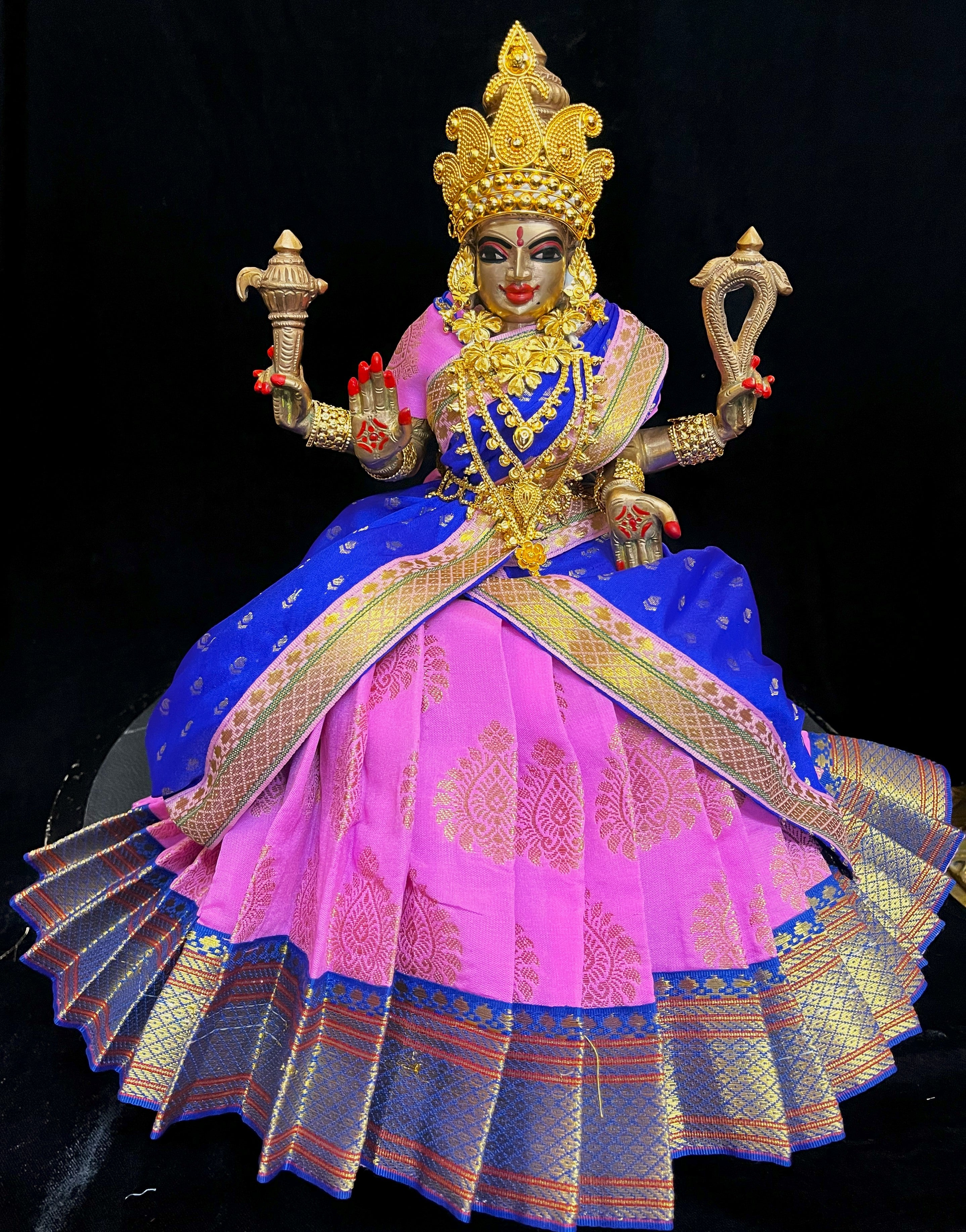 Deity half saree / lehenga patka made of Pastel Tapeta Silk Saree (Pure Silk) - Light Pink Lehenga with Blue  jari border and Blue dupatta 4