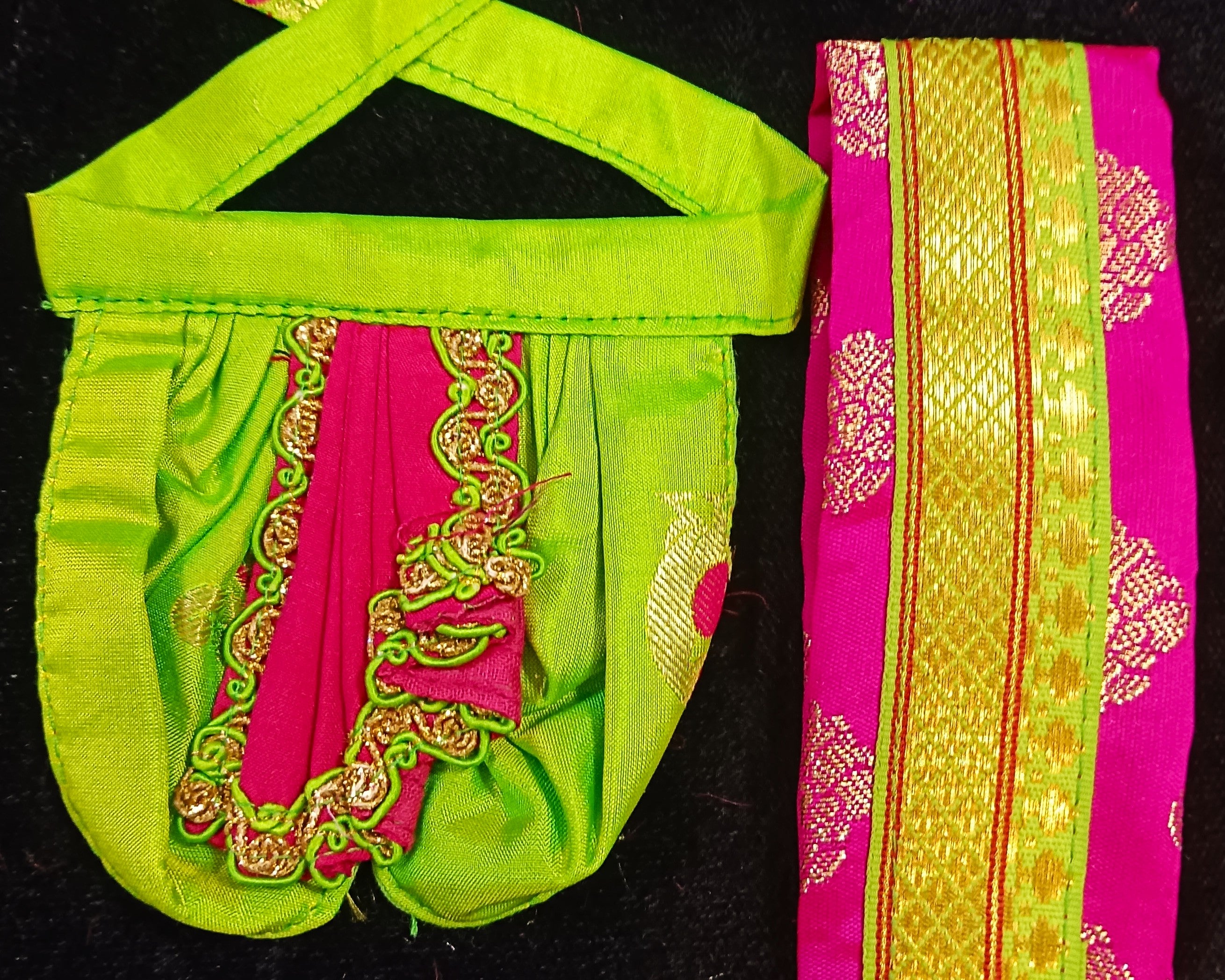 Deity dhoti and patka shalya / Uparna vastra made of Silkmark certified Pure Silk fabric. - Parrot Green Dhoti & Shalya with Rani pink Contrast 3