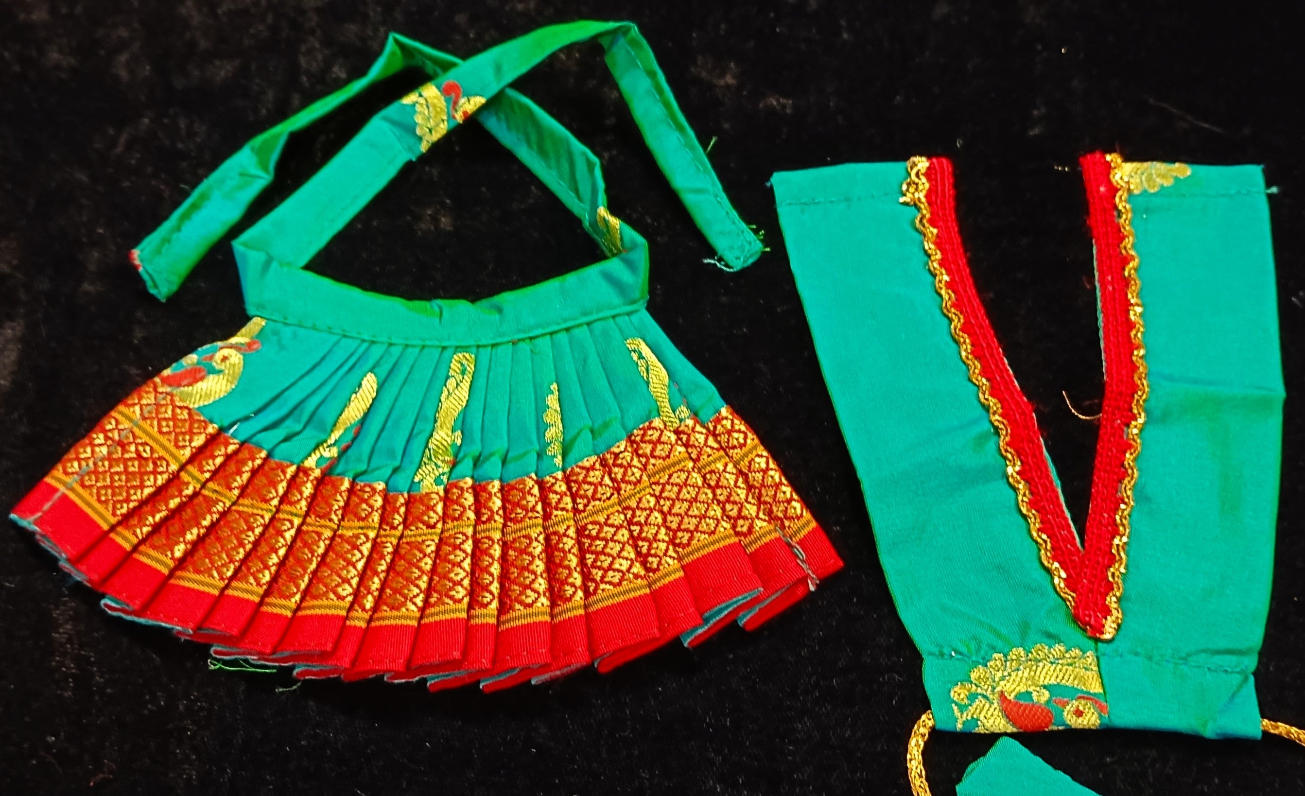 Deity half saree / lehenga patka made of Silkmark certified Pure Silk fabric. - Rama Blue Lehenga with Red border and Red Contrast Dupatta 4