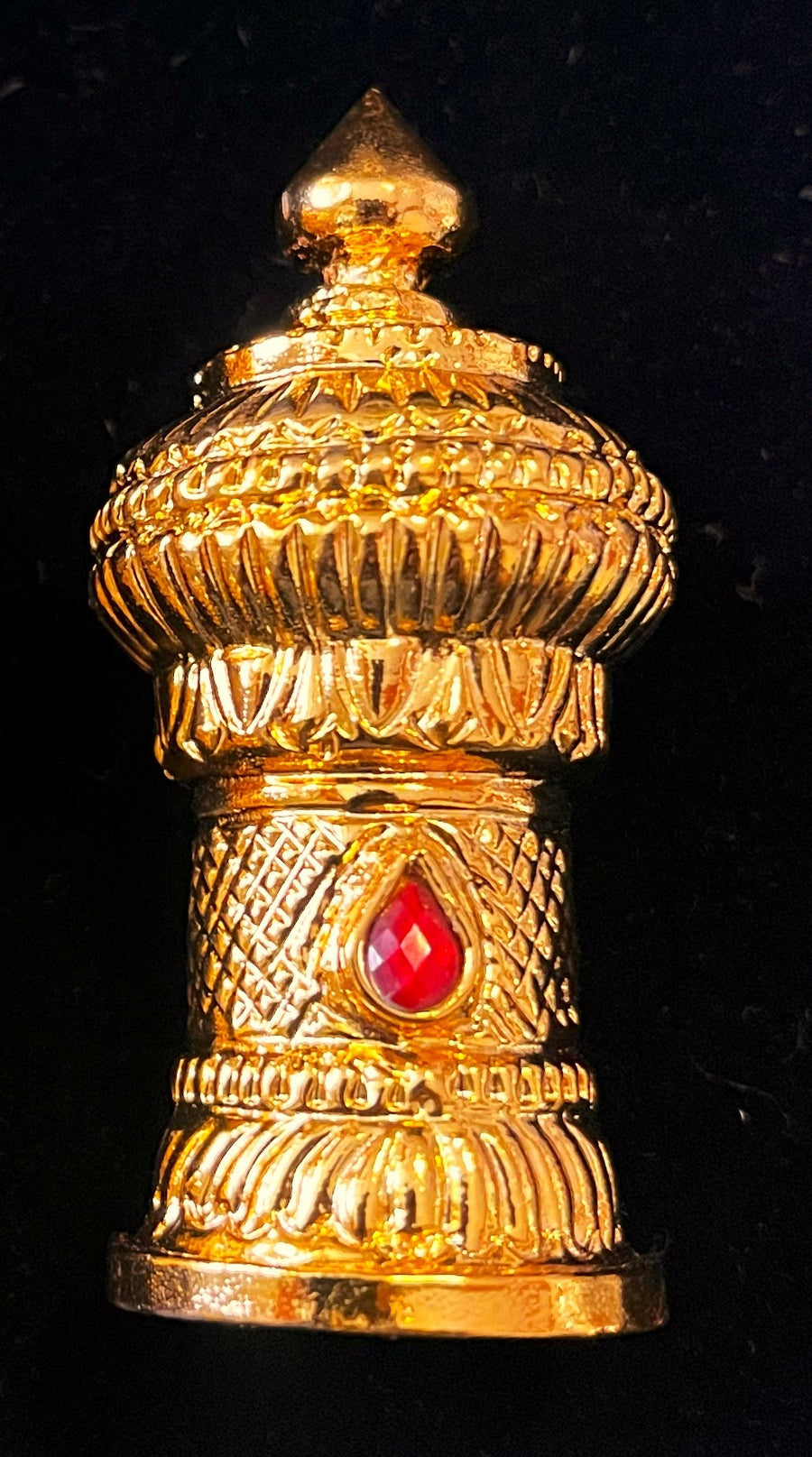Full Circumference Temple Kireedam - Brass gold with red / green stone - Length: 2.5 inches, Width: 3 inches (full circle)