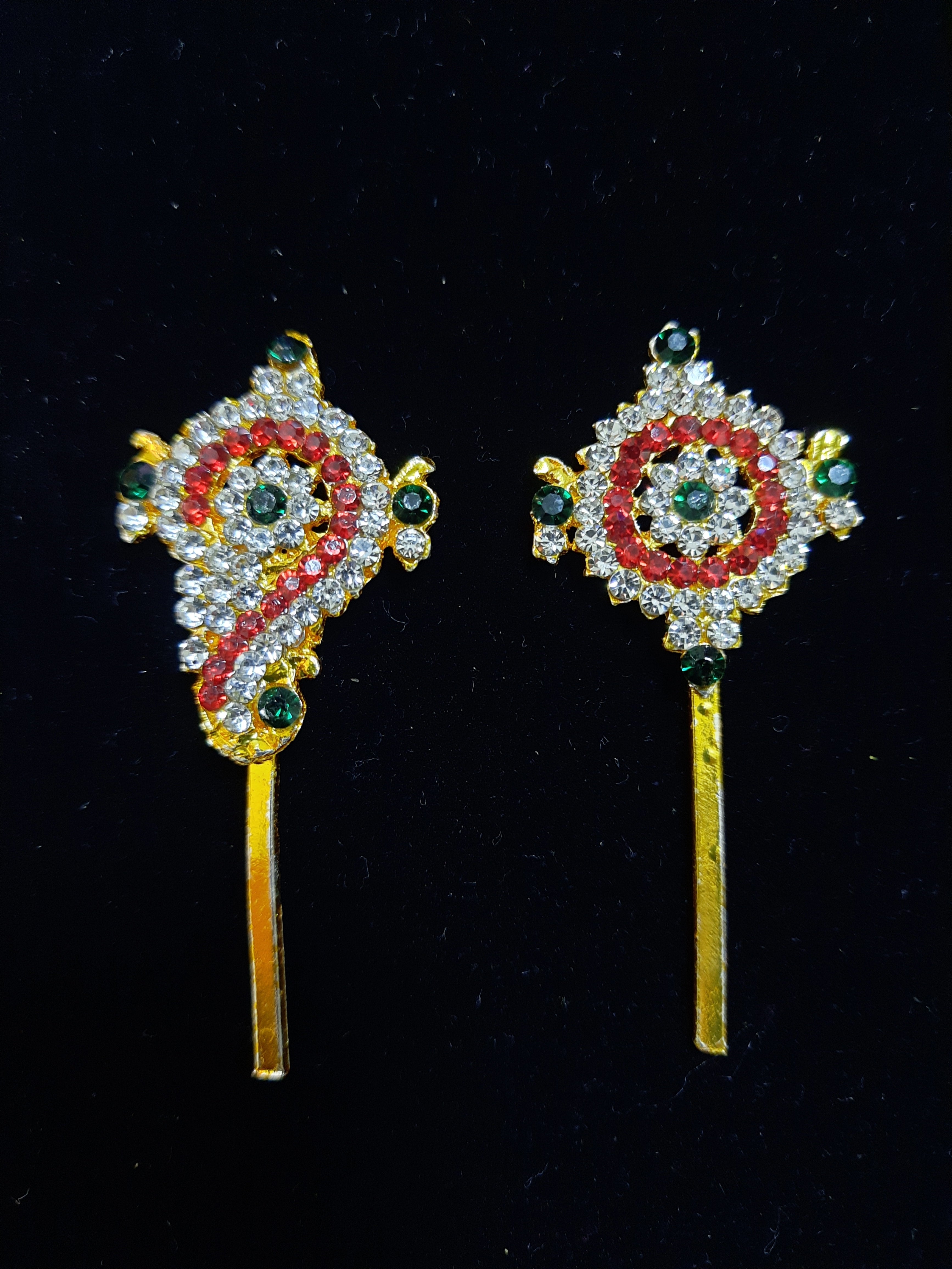Shanku Chakra Ayudha Set – Lord Vishnu / Balaji Symbols - Red, green and white stones on gold plated metal alloy - Length: 2.75 inches 1