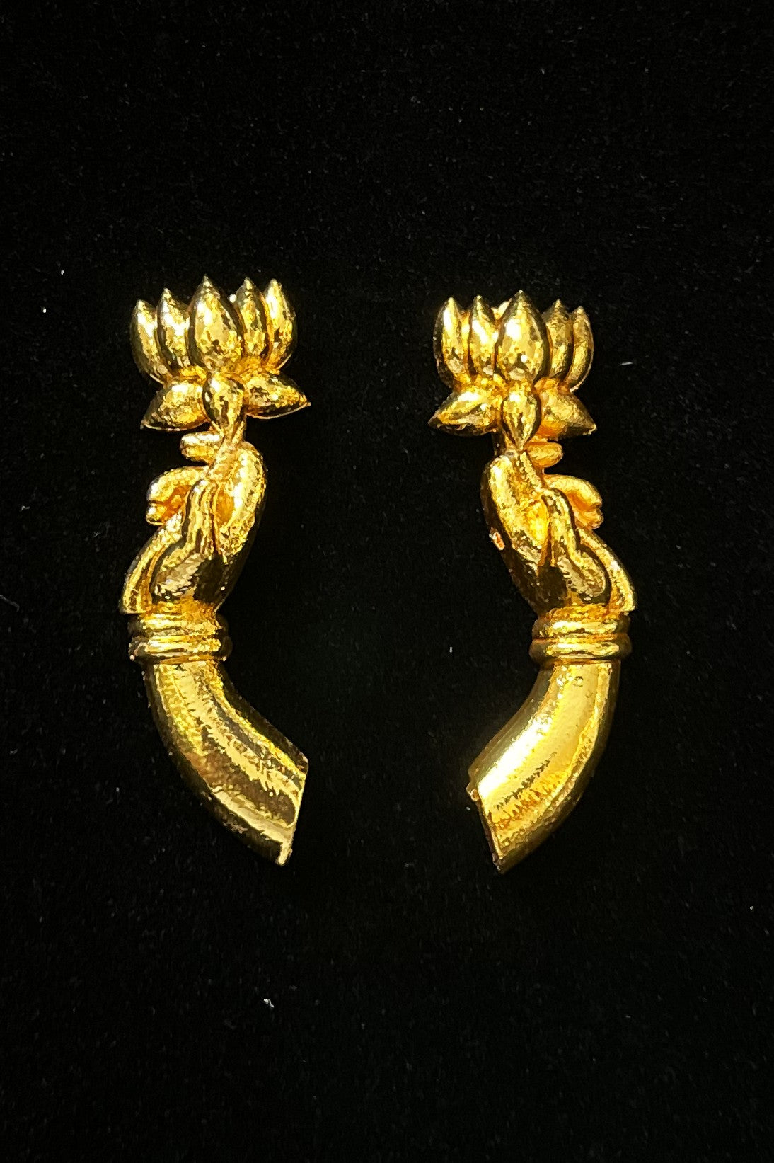 Lakshmi Hasta Alankaram – Lotus & Abhaya Varada Hands - Gold - Length: 1.5 inches