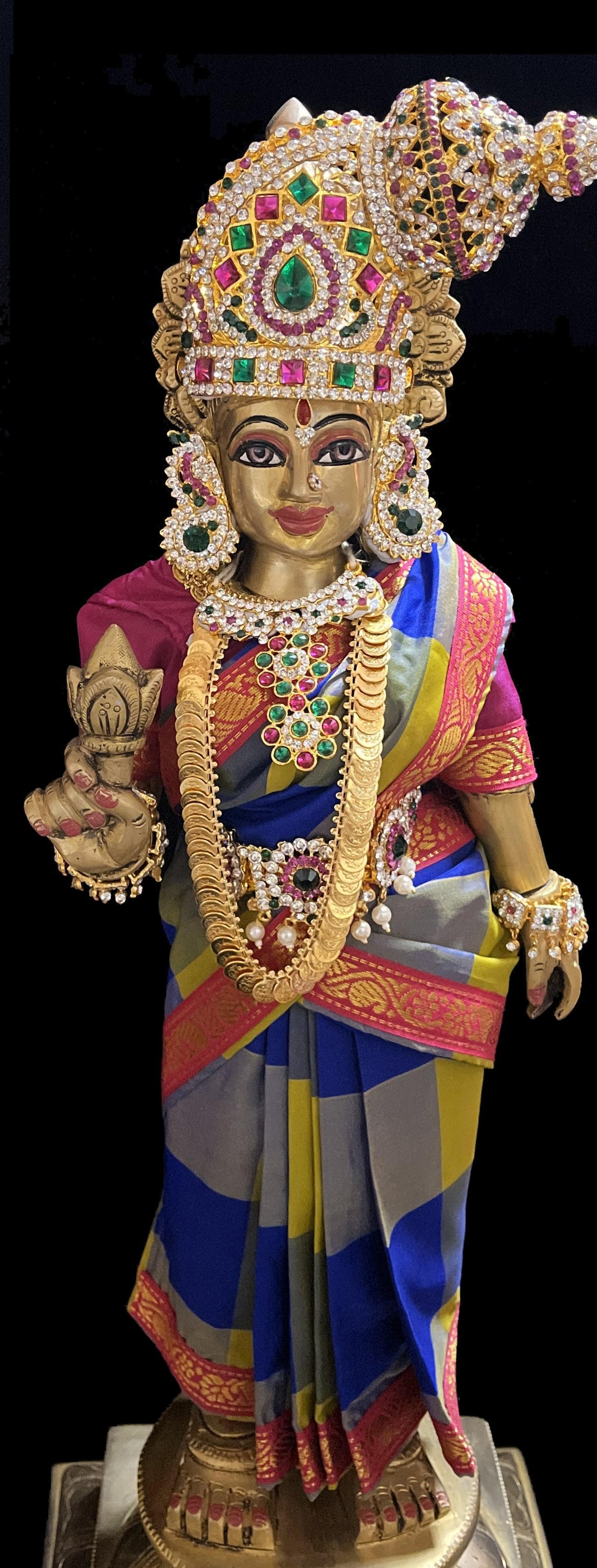 Royal Pre-Stitched Traditional Checks Silk Devi Saree - Parrot Green And Blue Checks Pre Pleted Saree with Pink Contrast and blouse 3